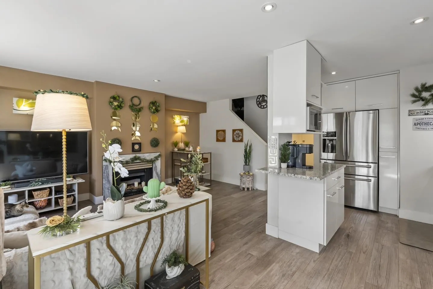 103 2211 No 4 Road