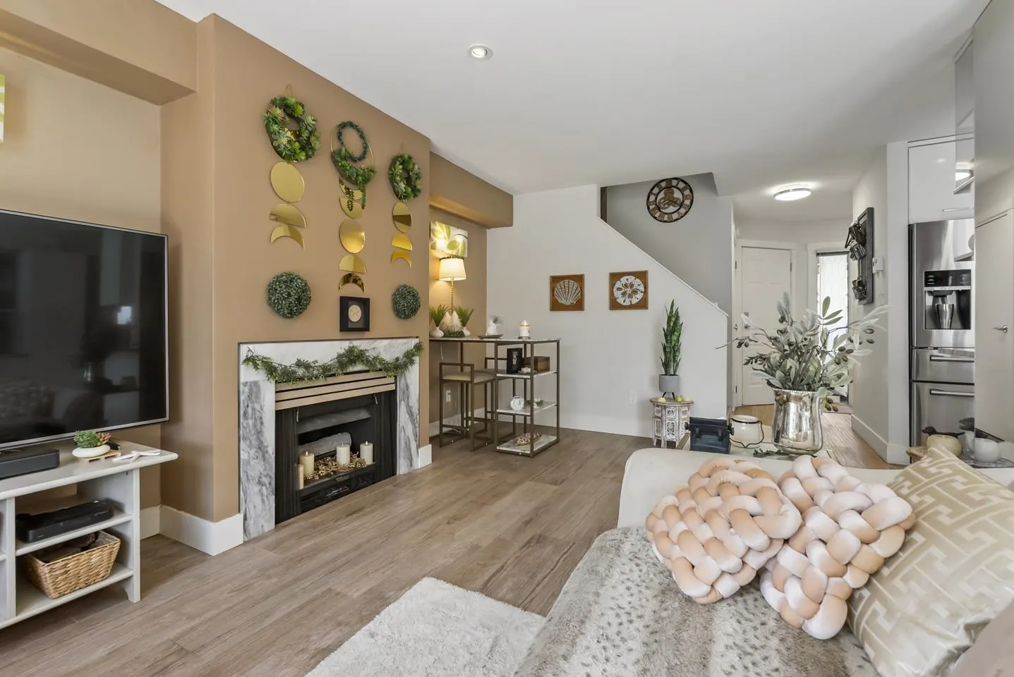 103 2211 No 4 Road