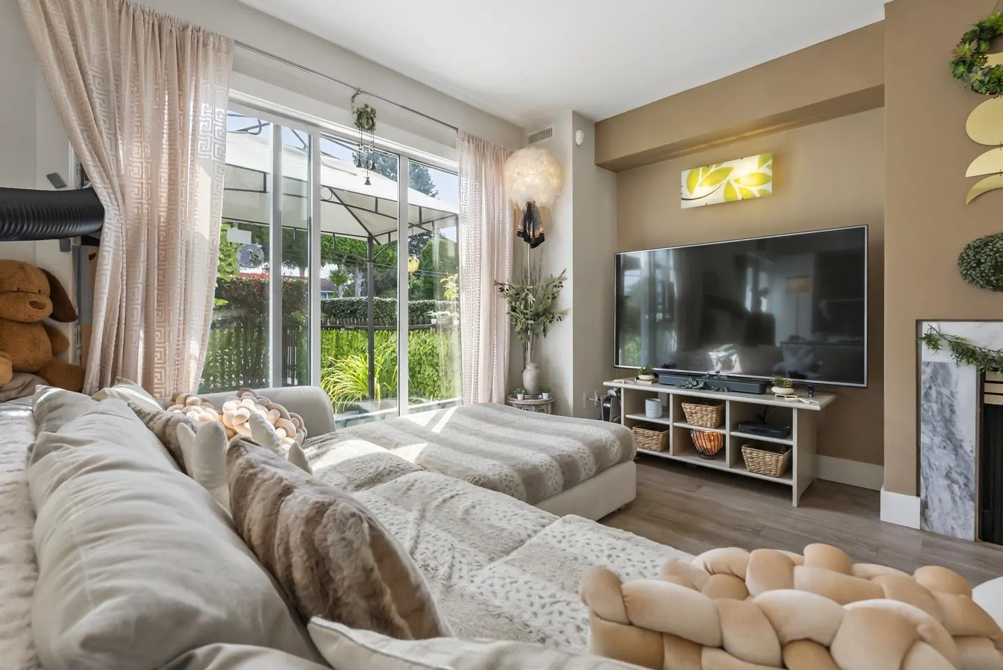 103 2211 No 4 Road