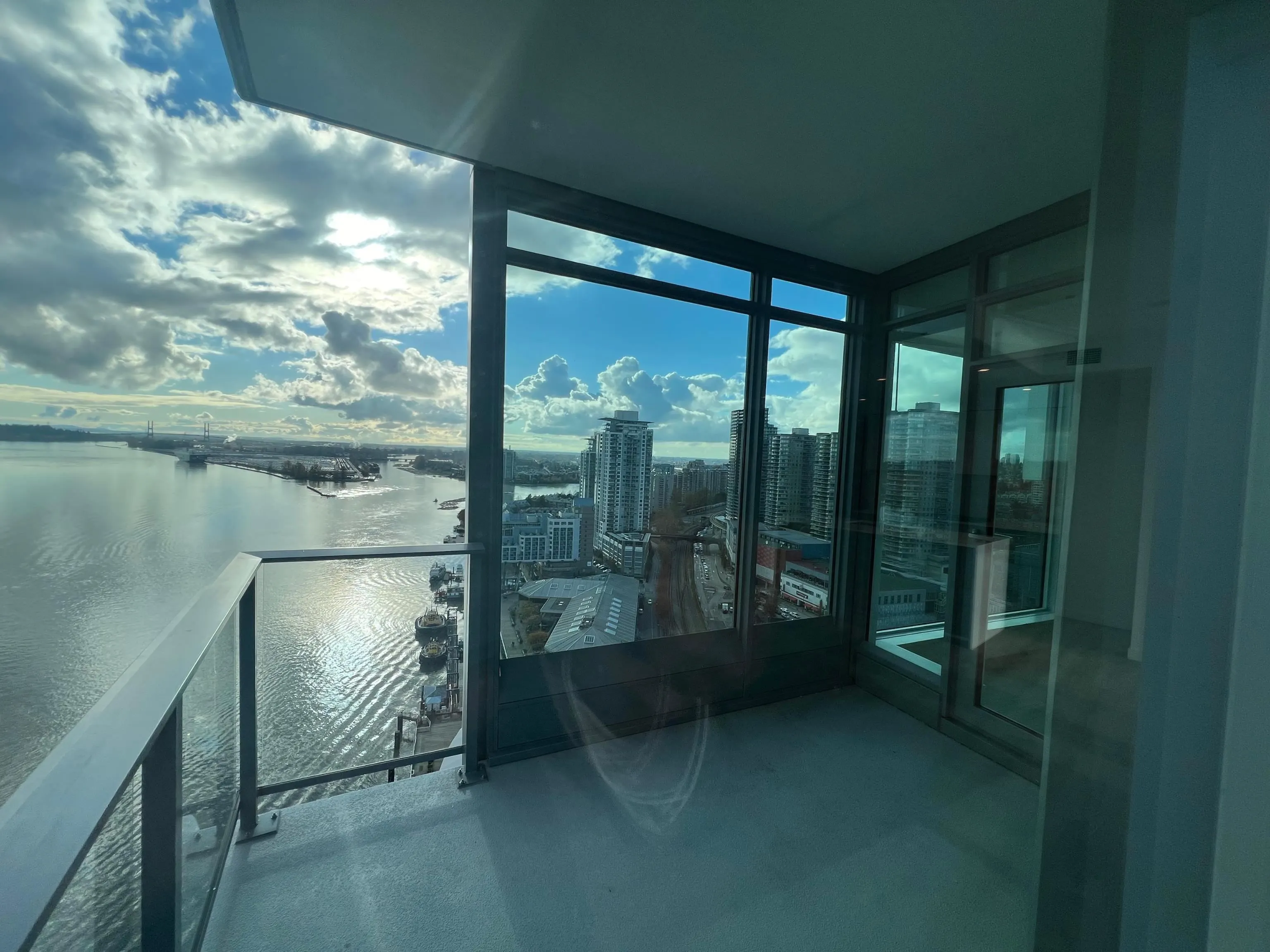 2108 680 Quayside Drive