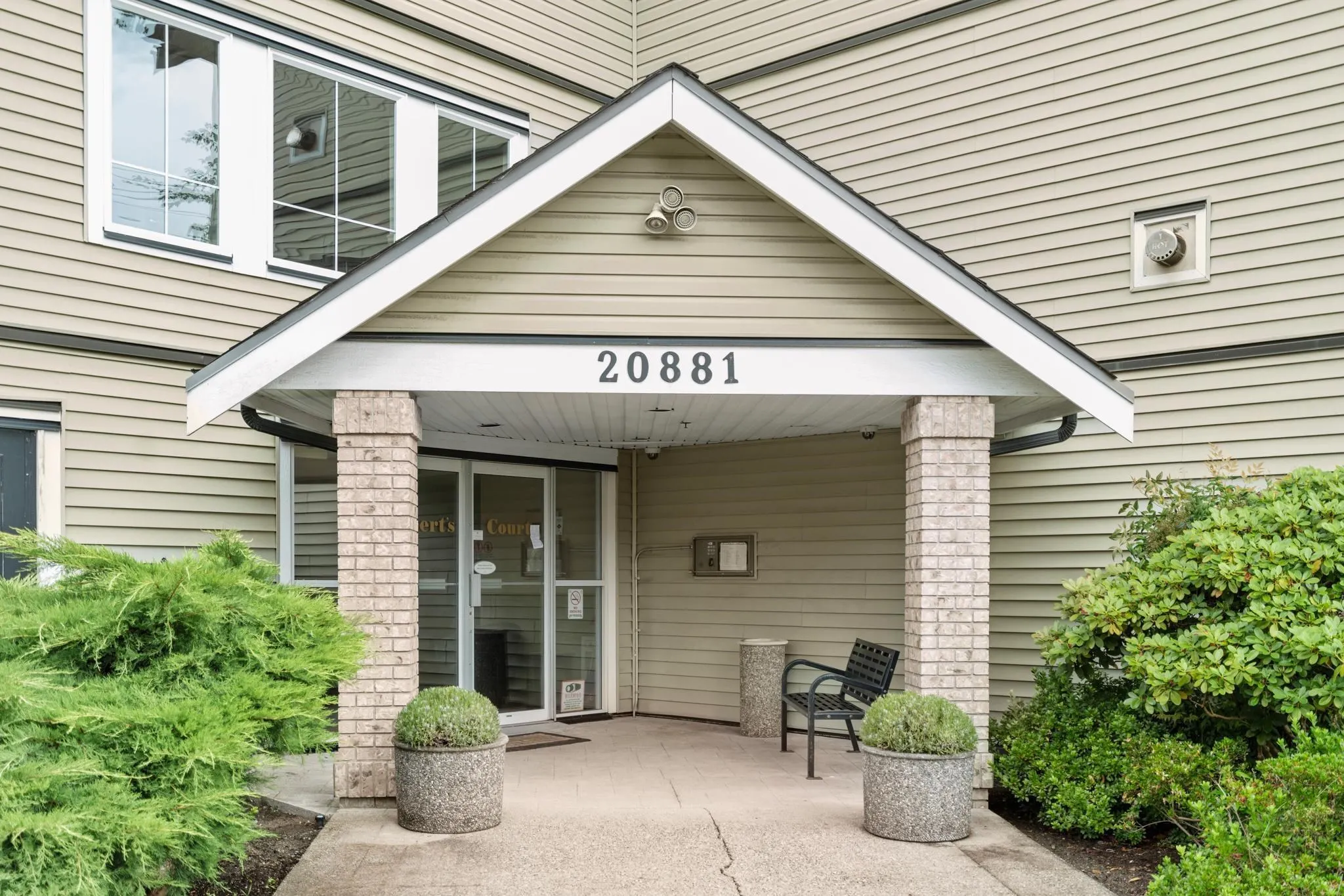 208 20881 56 Avenue
