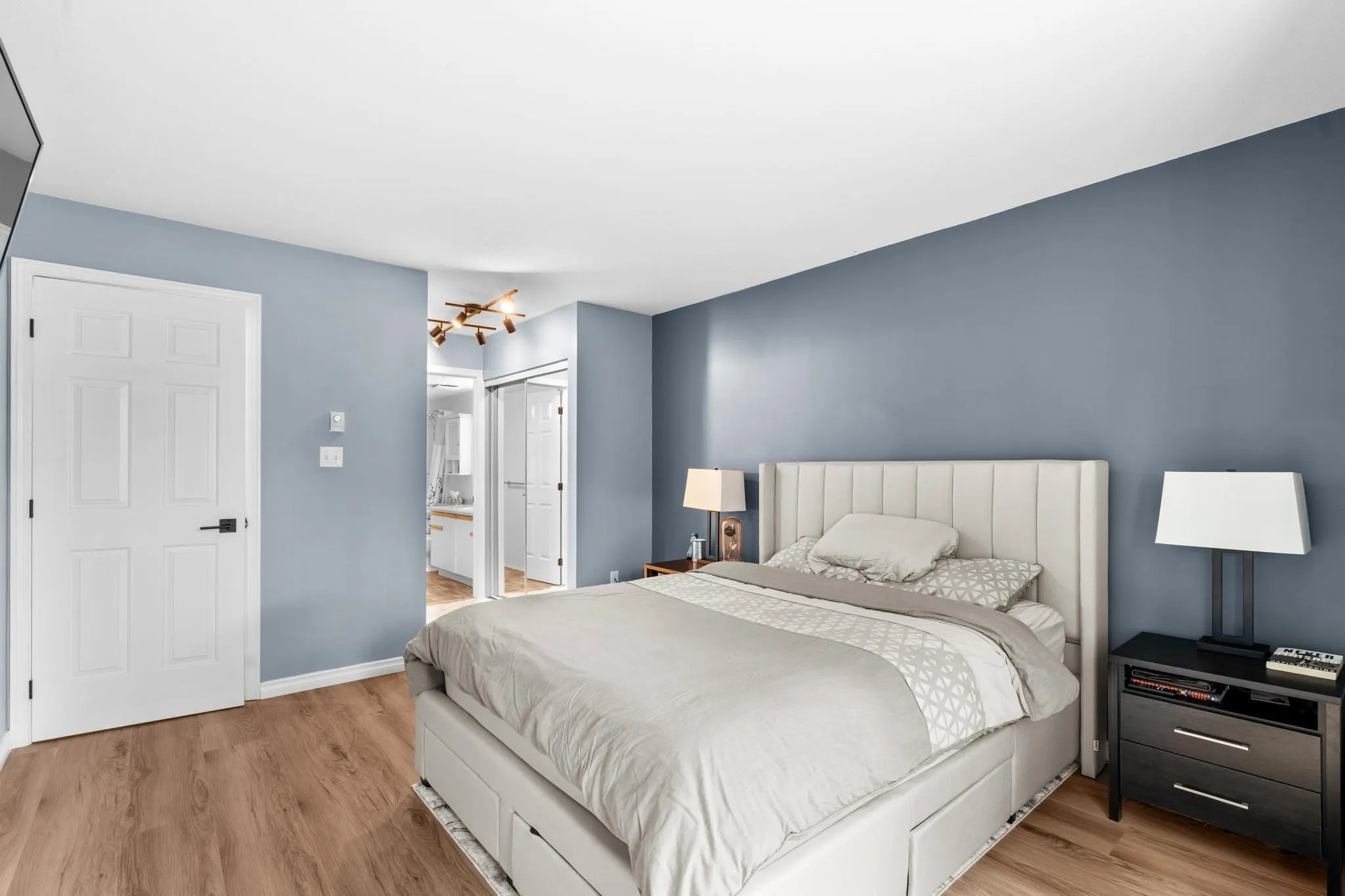 208 20881 56 Avenue