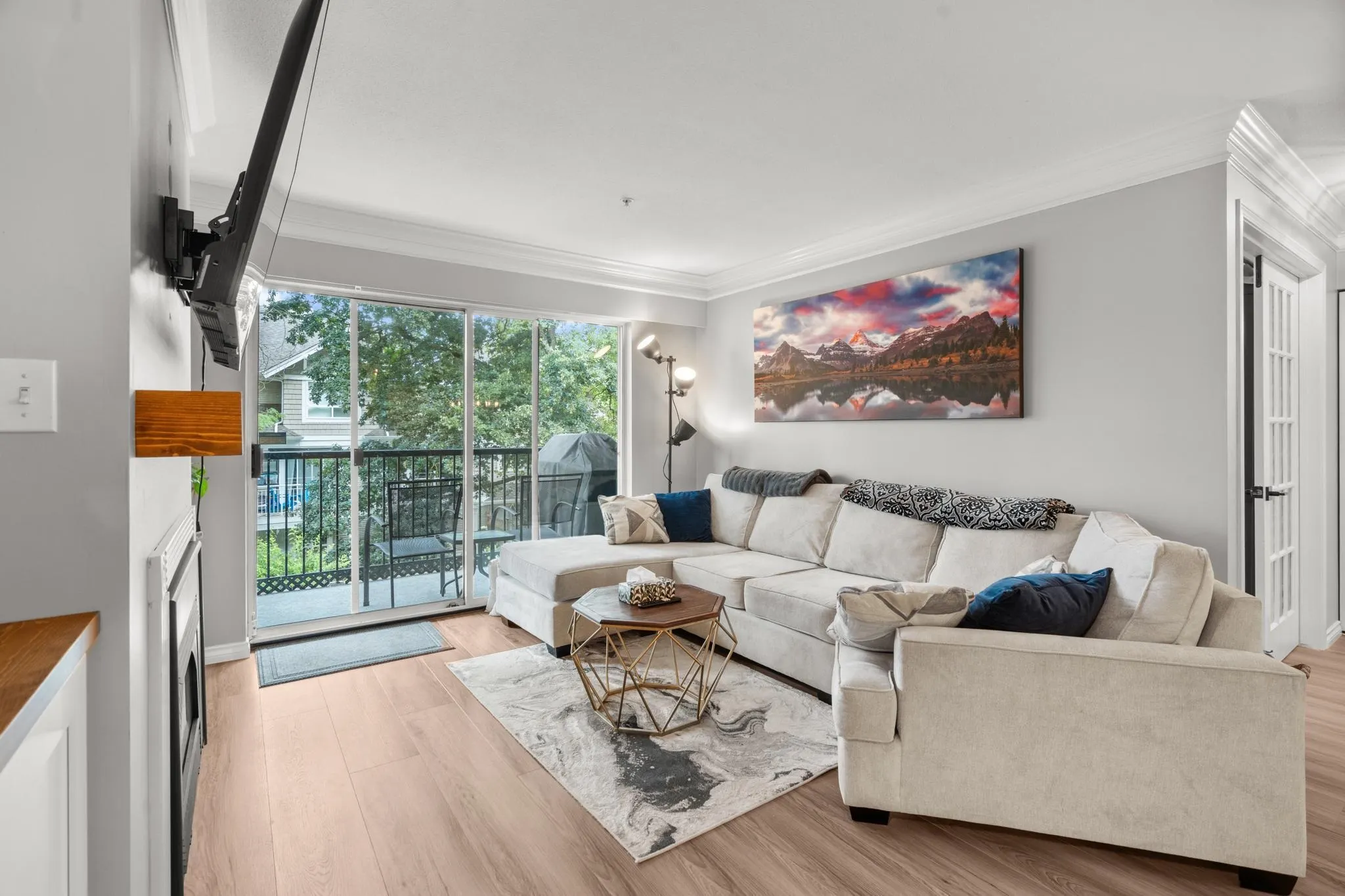 208 20881 56 Avenue