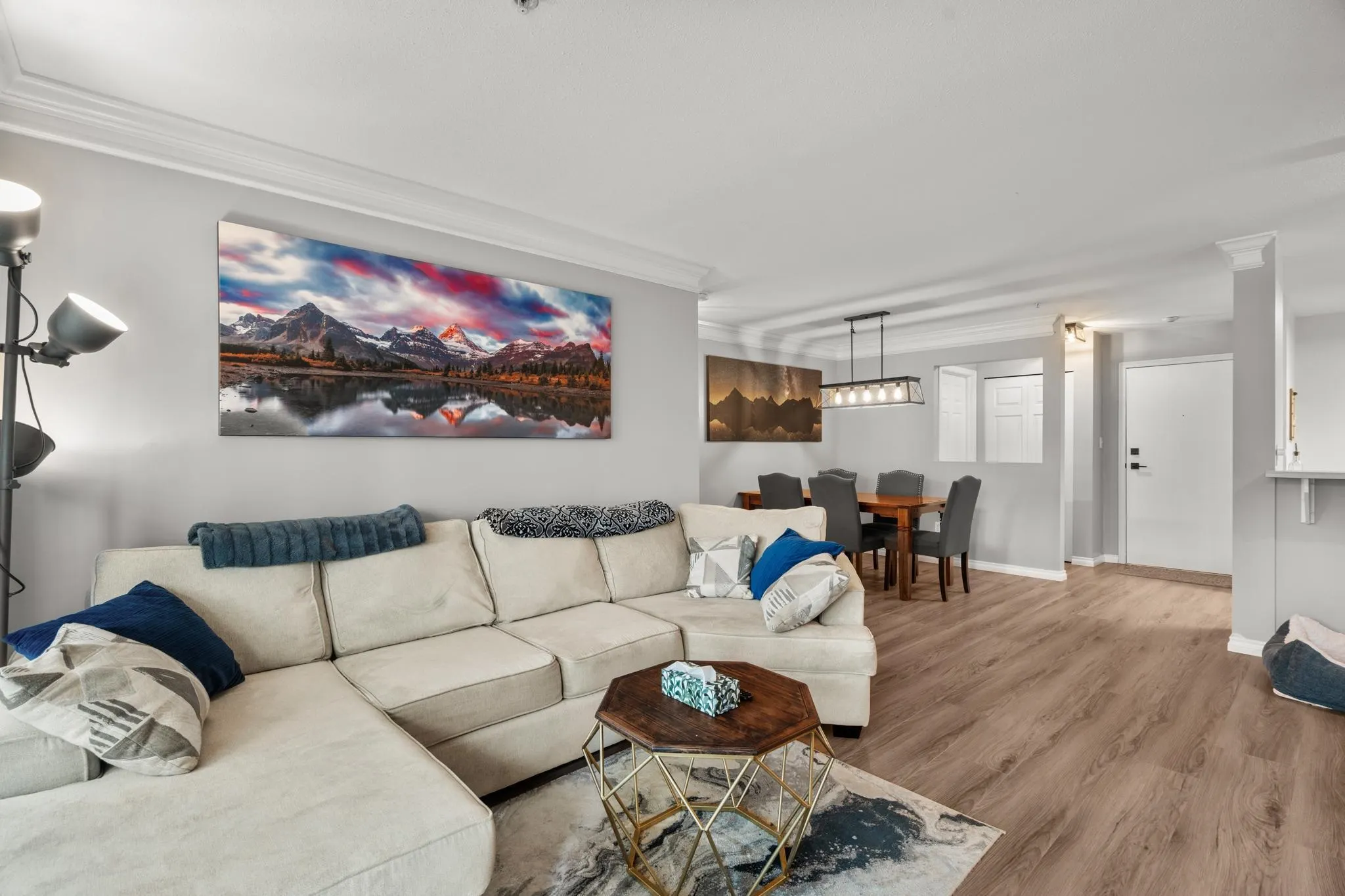 208 20881 56 Avenue