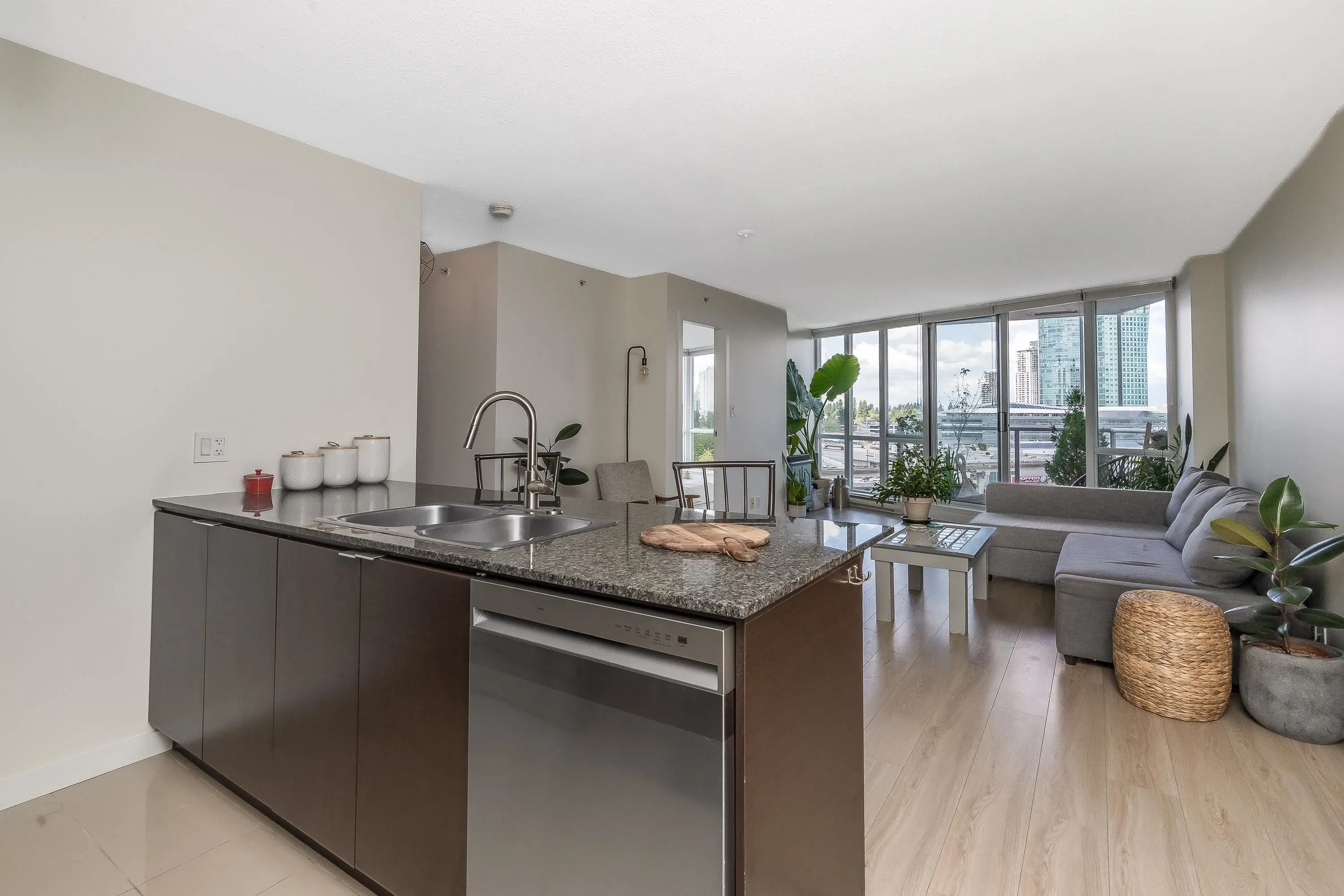 1102 13618 100 Avenue