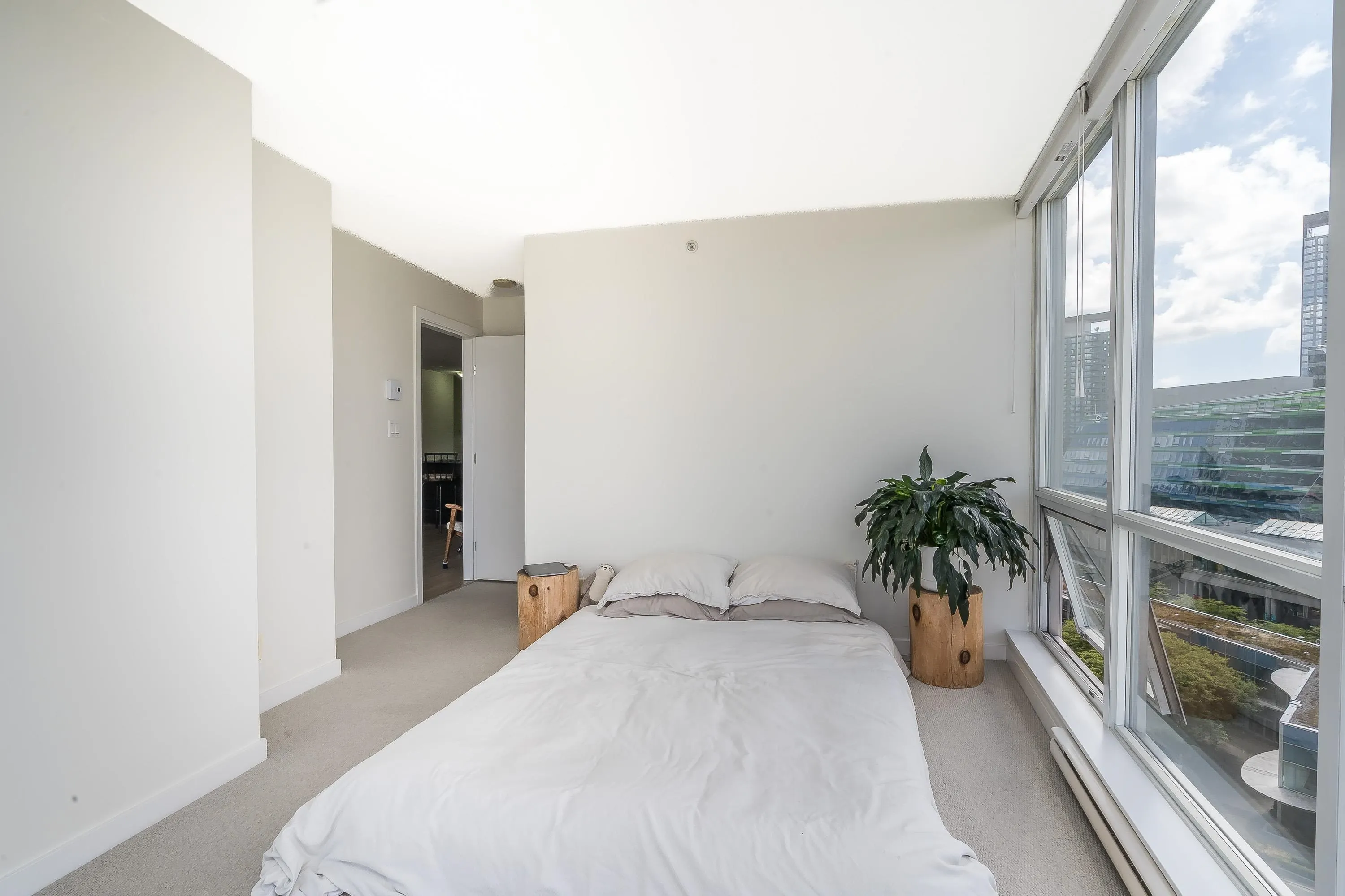 1102 13618 100 Avenue