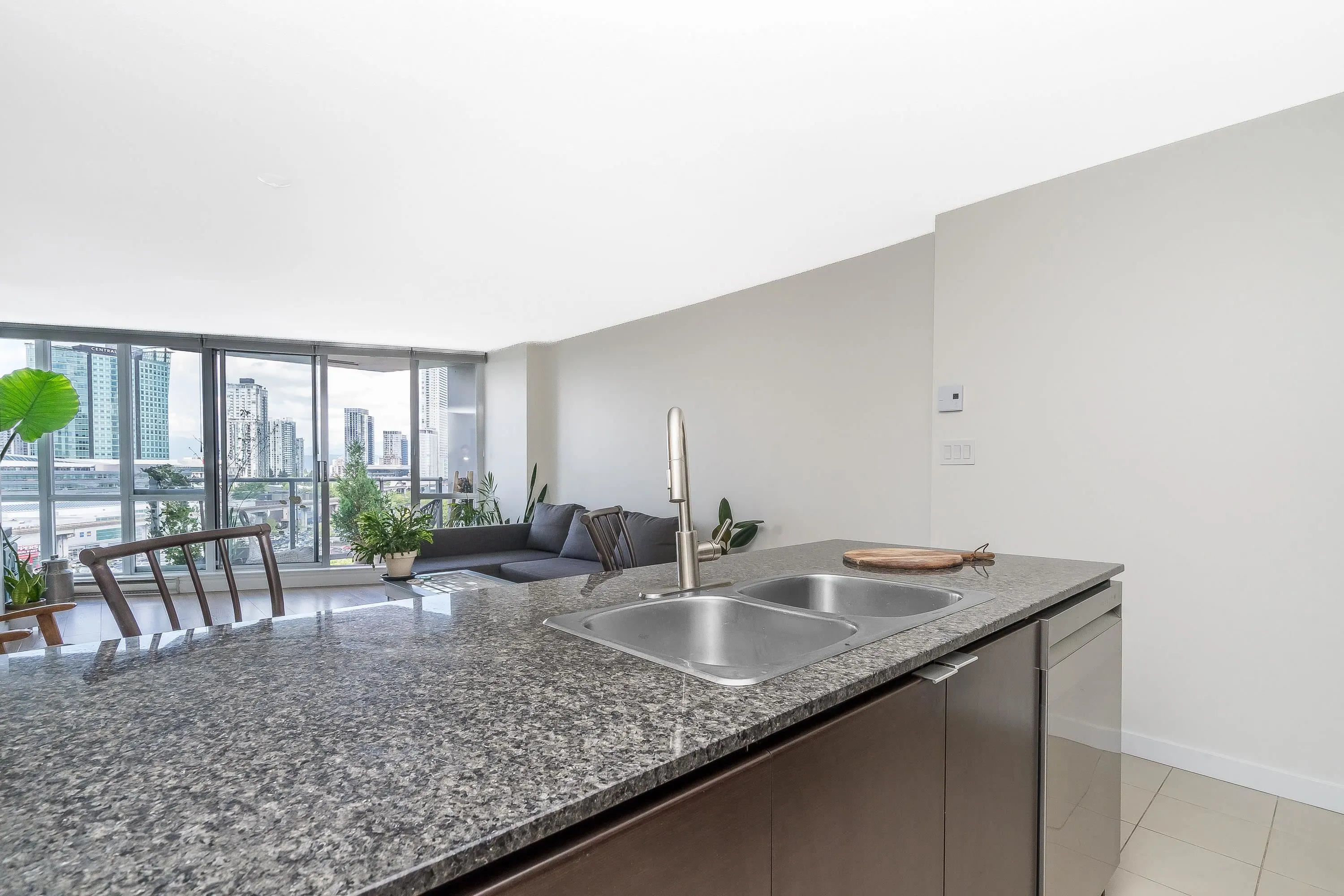 1102 13618 100 Avenue