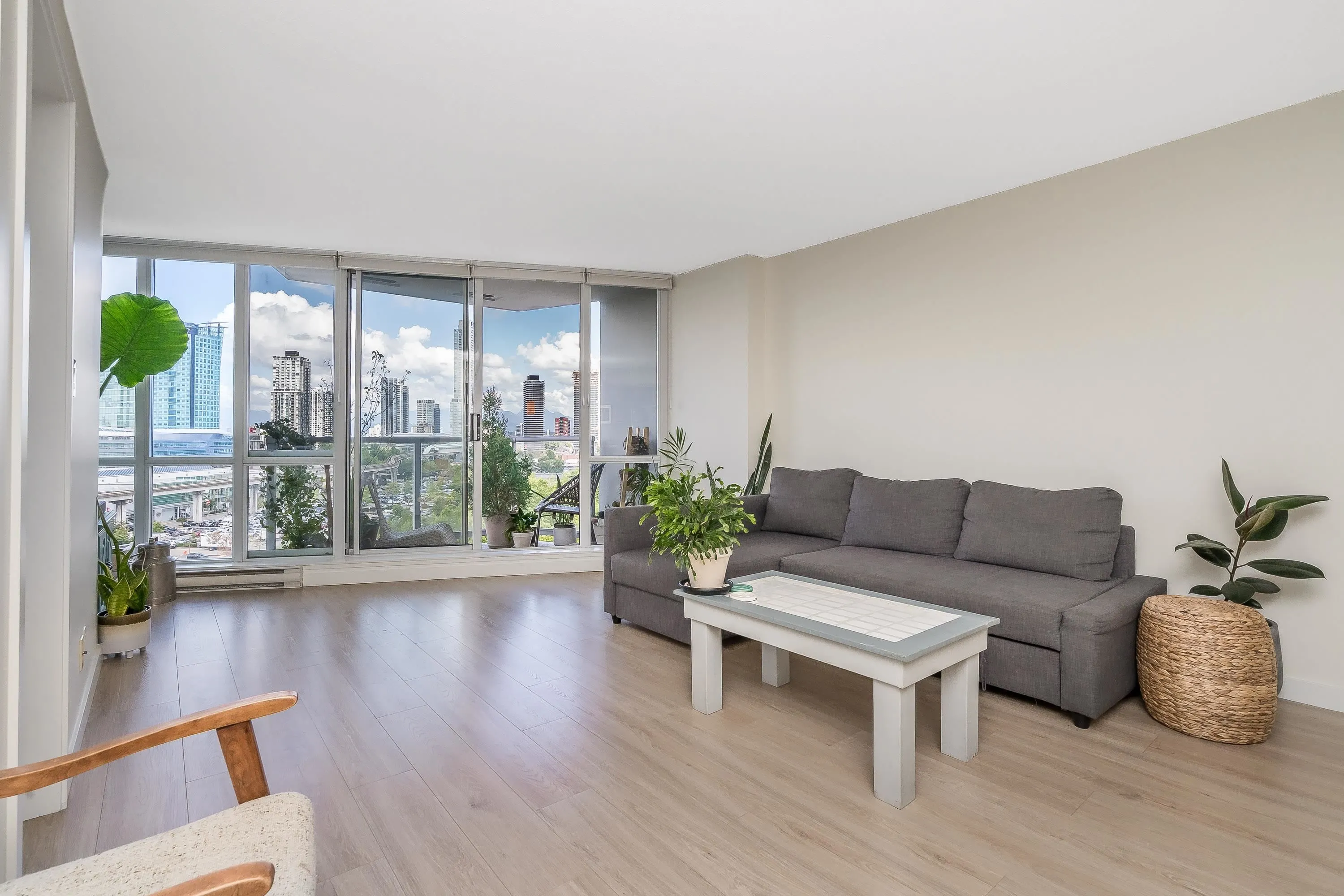 1102 13618 100 Avenue