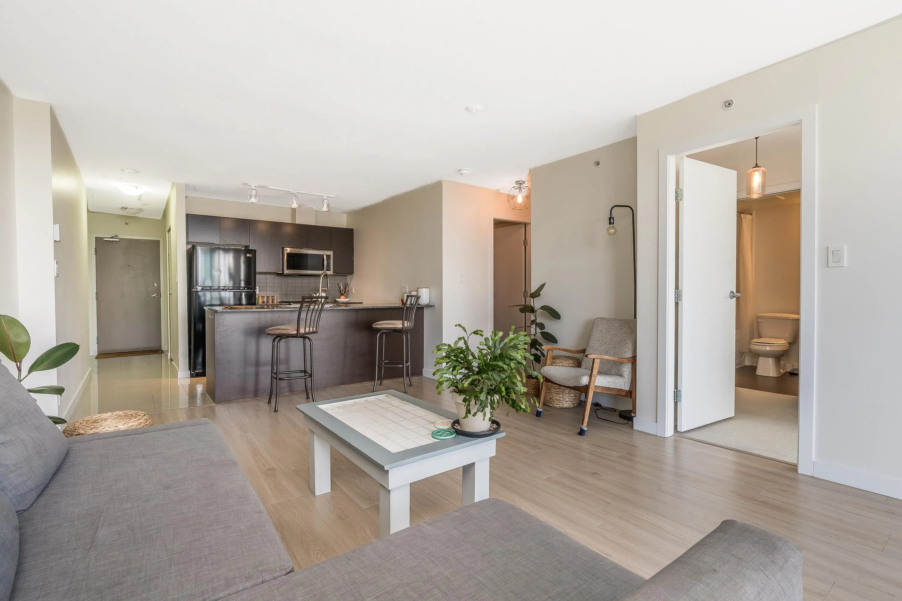 1102 13618 100 Avenue