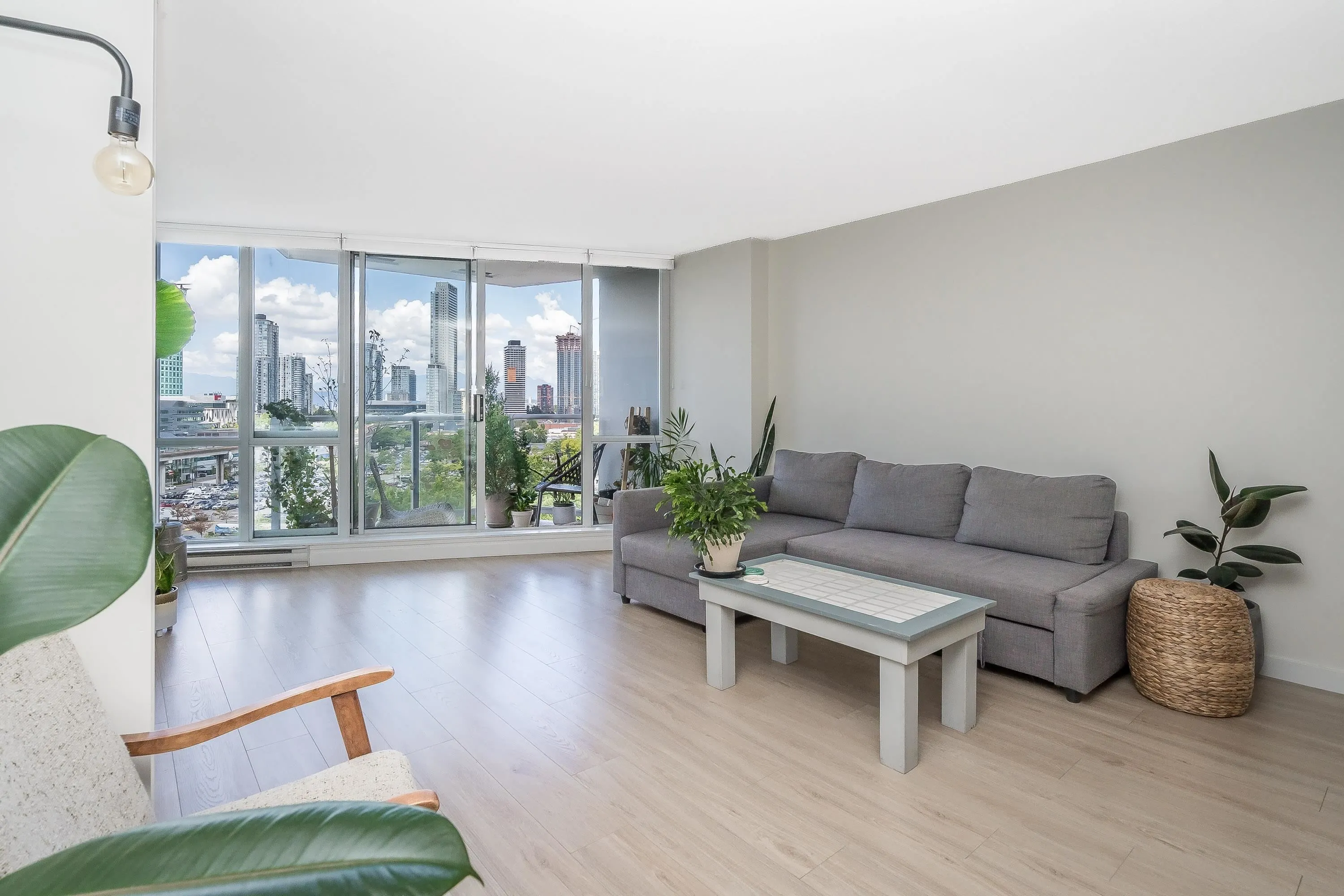 1102 13618 100 Avenue