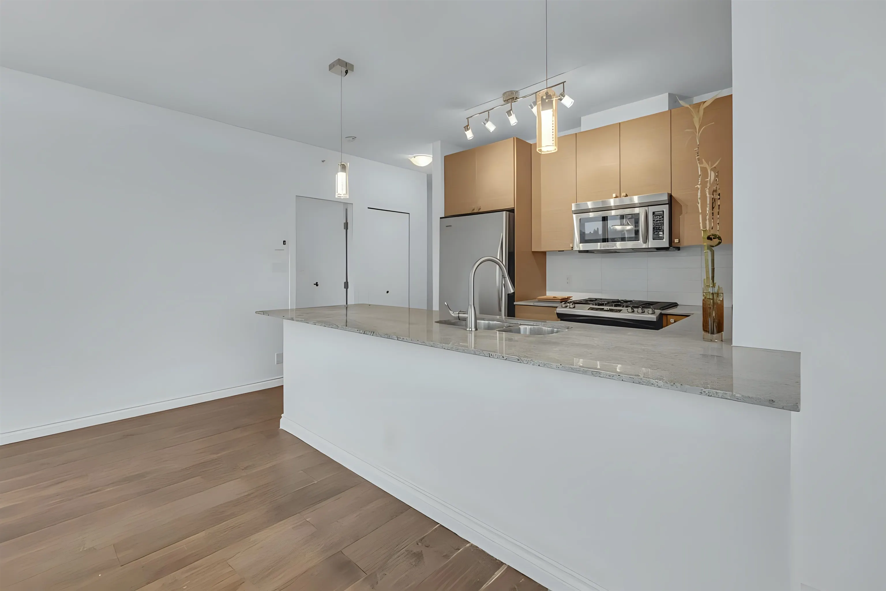 1602 400 Capilano Road