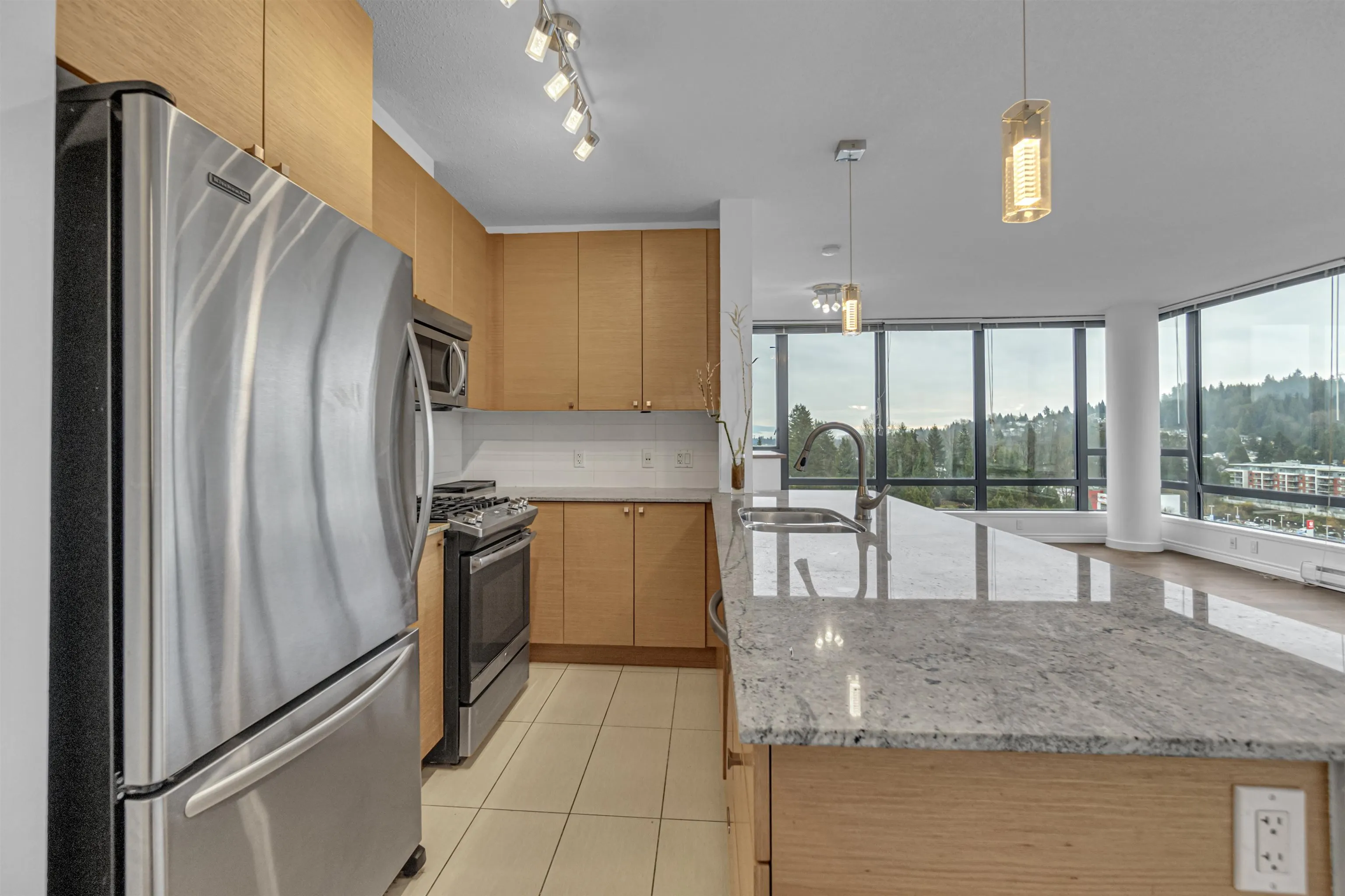 1602 400 Capilano Road