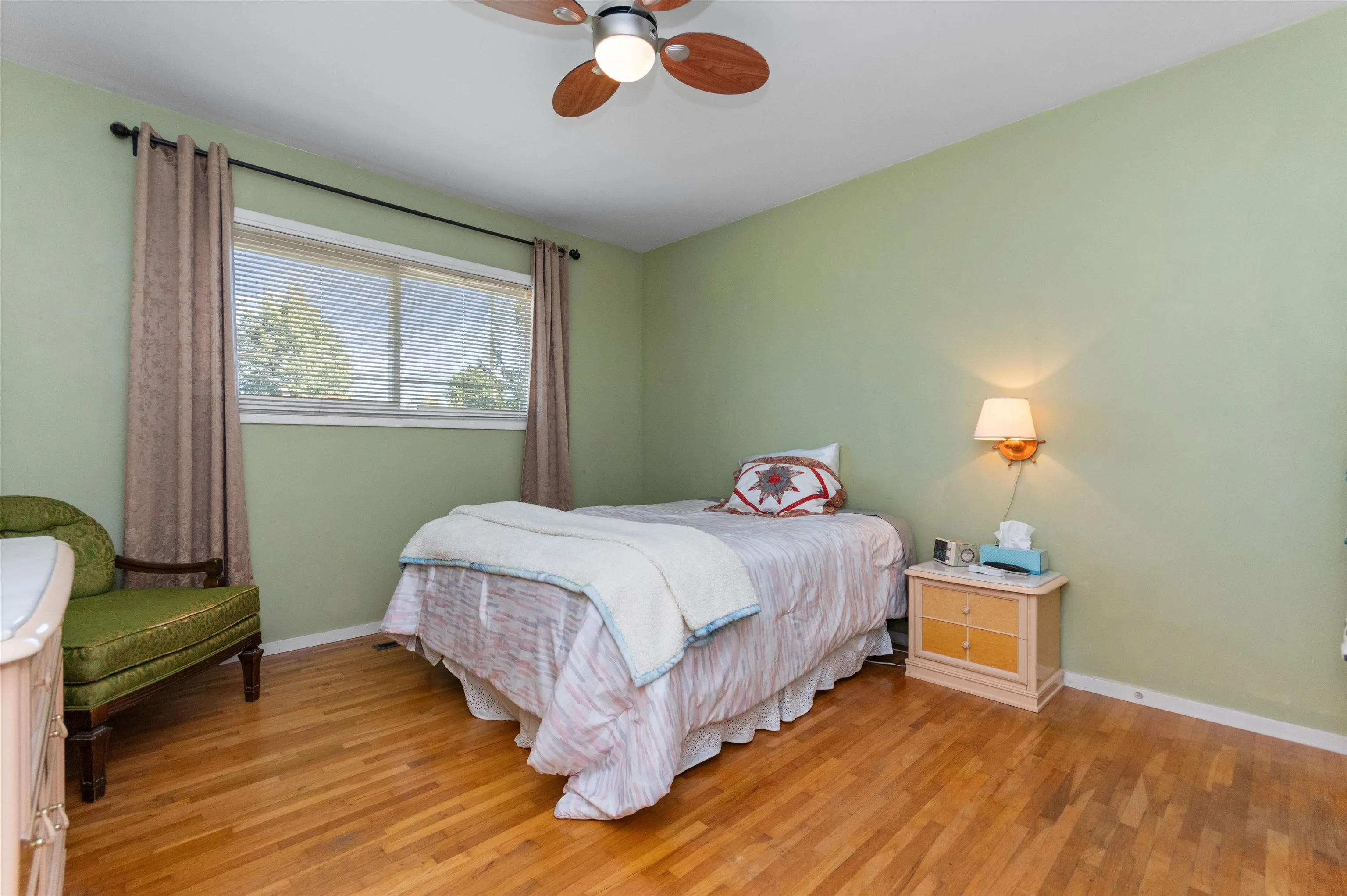 9565 Carleton Street