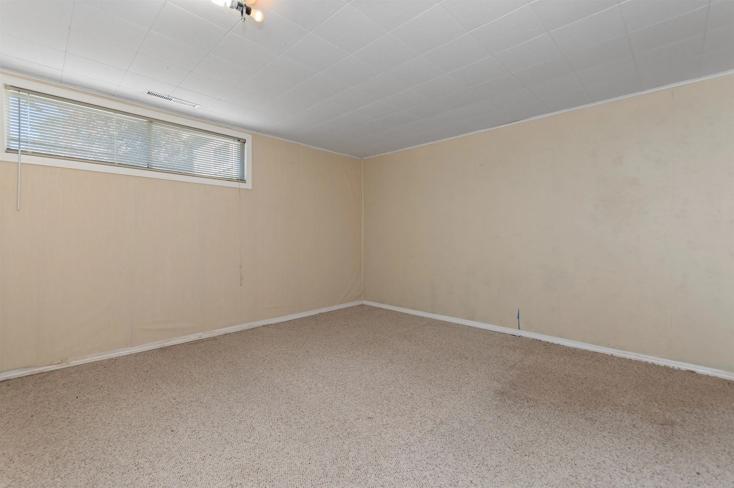 9565 Carleton Street