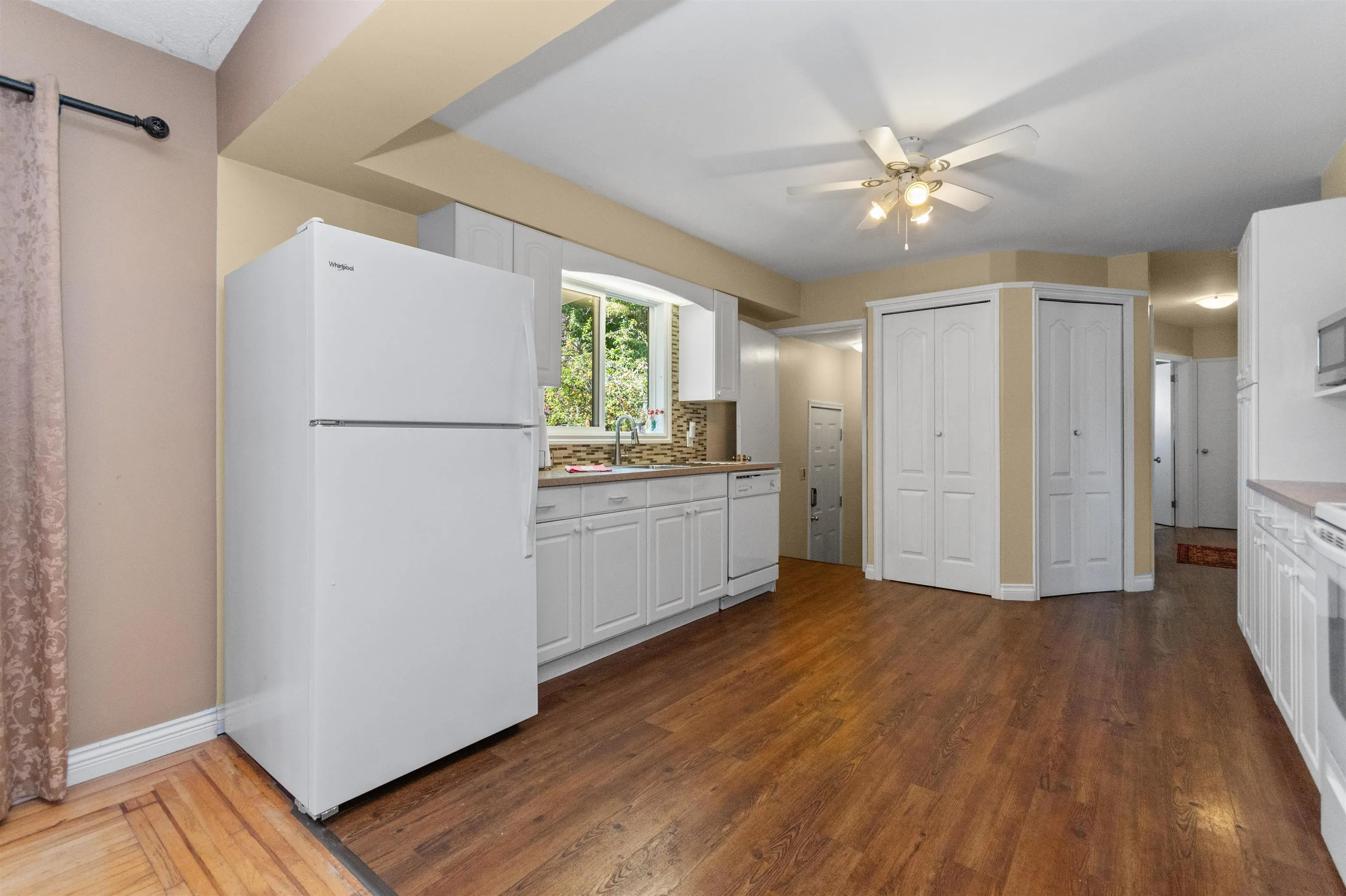 9565 Carleton Street