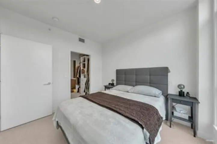 303 5289 Cambie Street