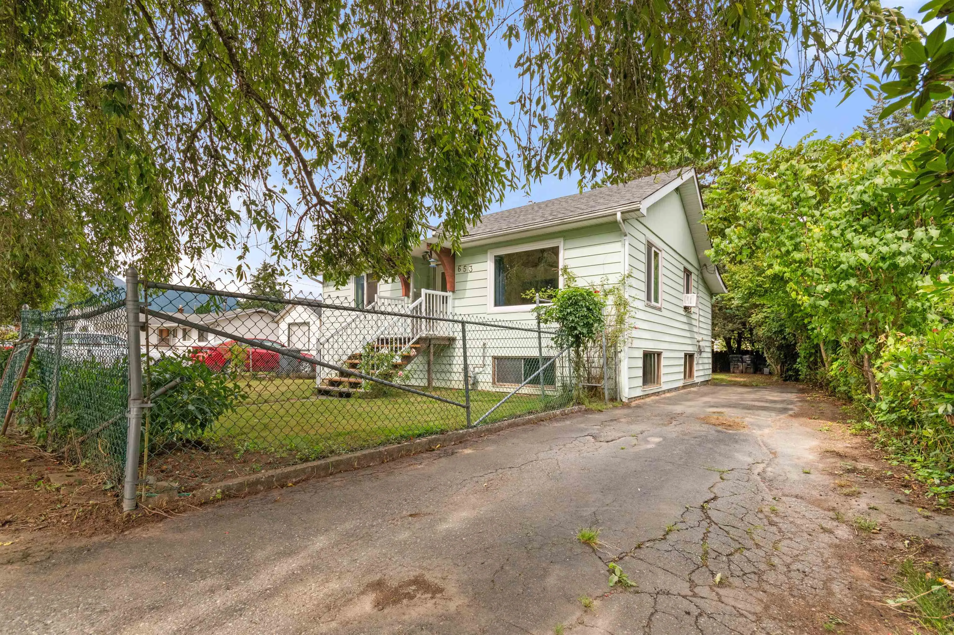 653 Hemlock Avenue