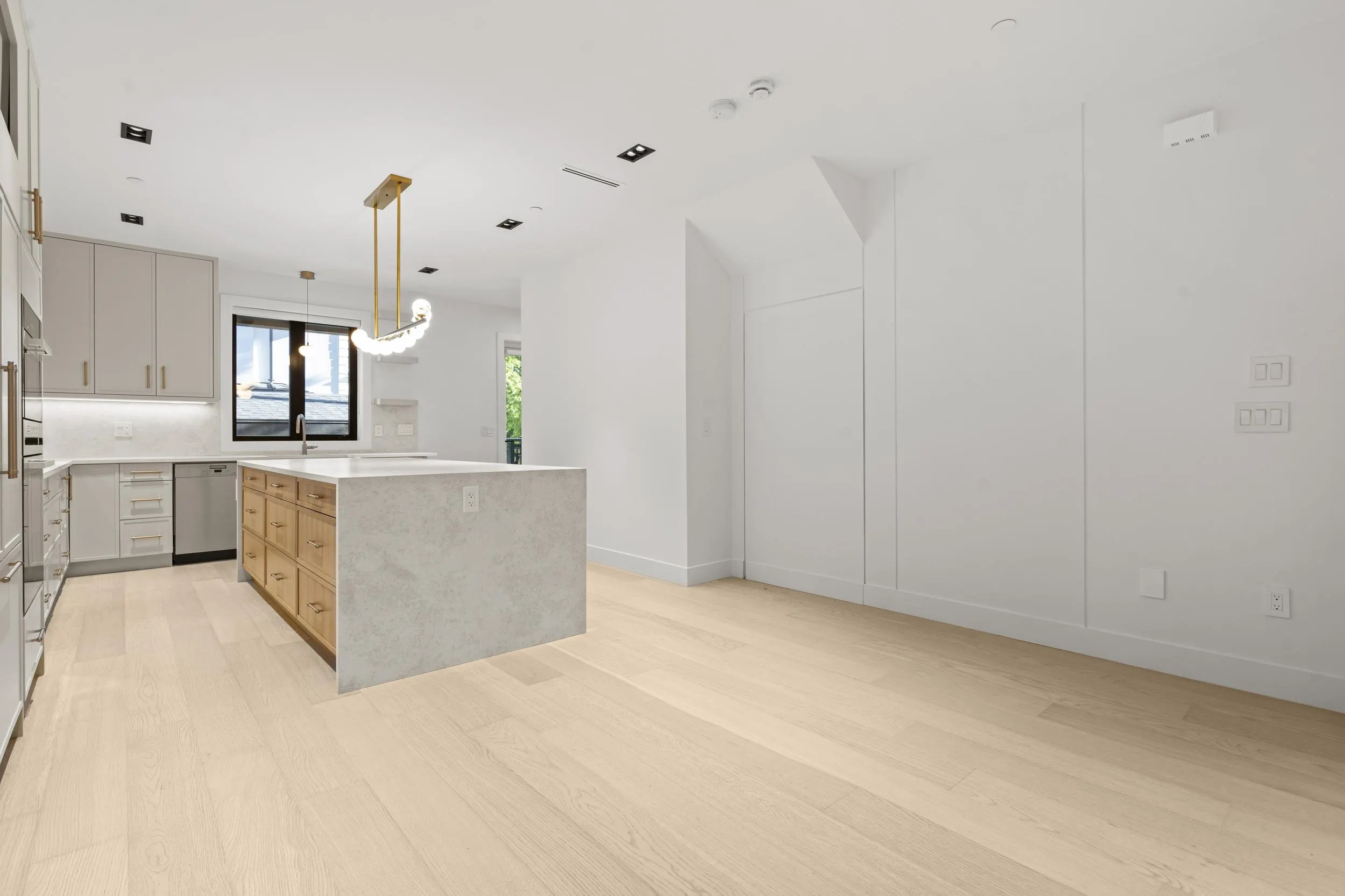 3218 W 39th