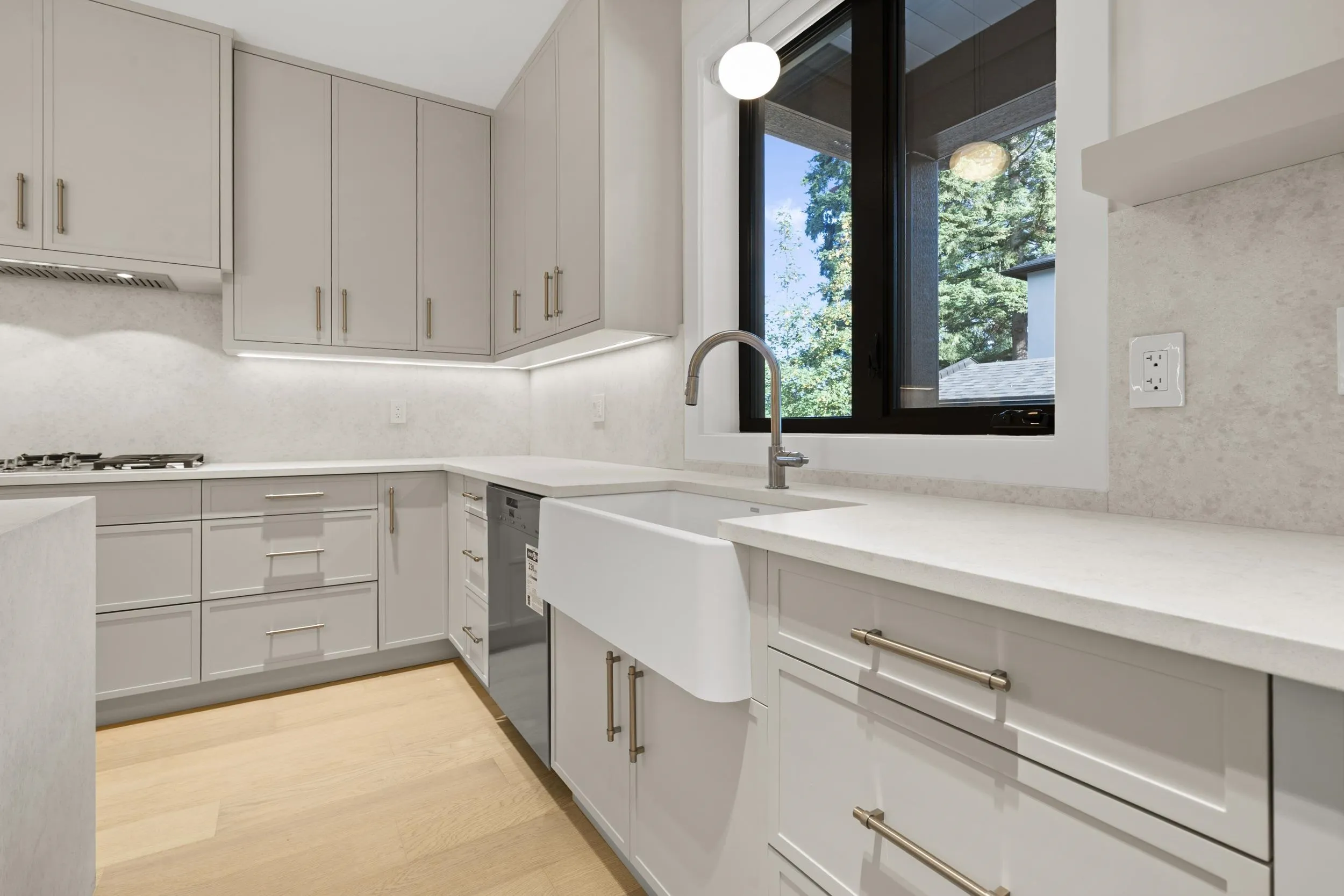 3218 W 39th