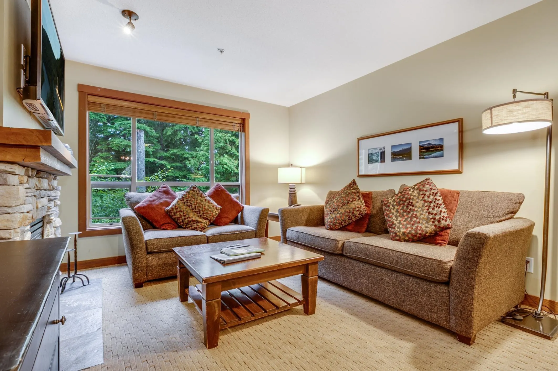 206 G2 4653 Blackcomb Way