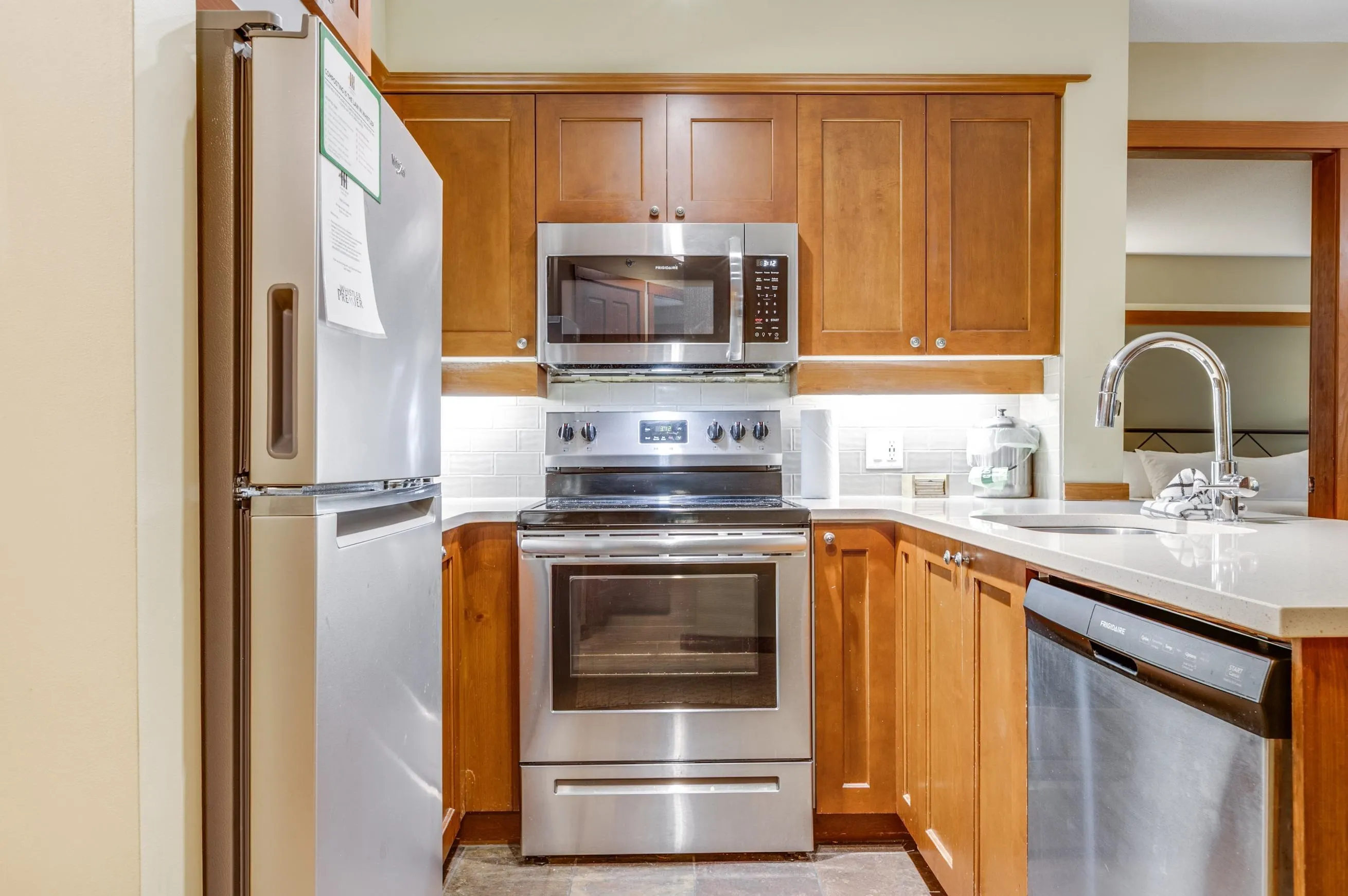 206 G2 4653 Blackcomb Way