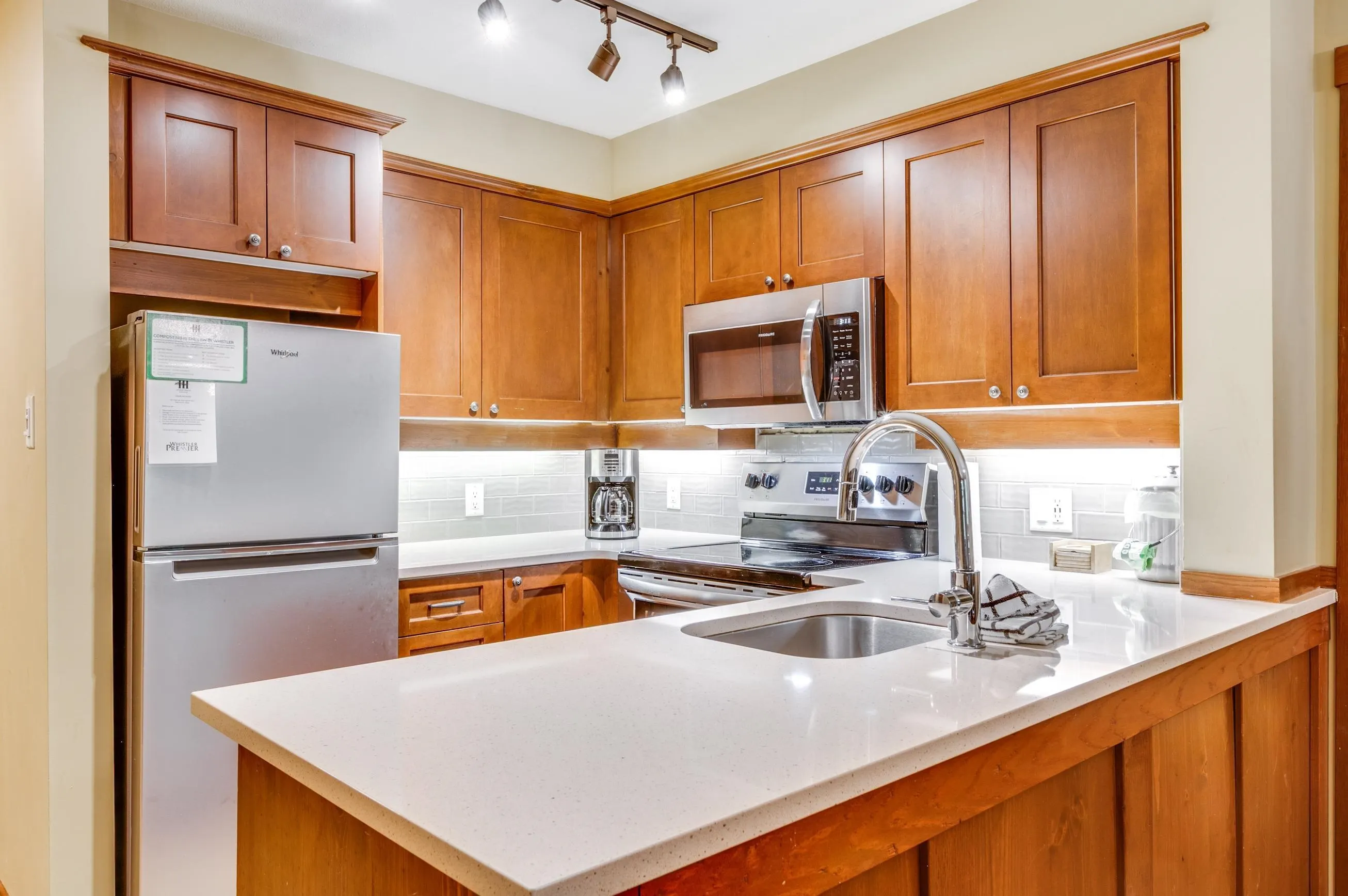 206 G2 4653 Blackcomb Way