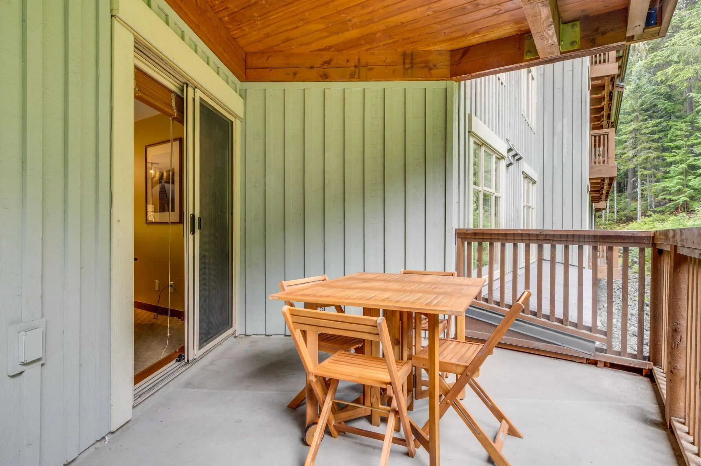 206 G2 4653 Blackcomb Way