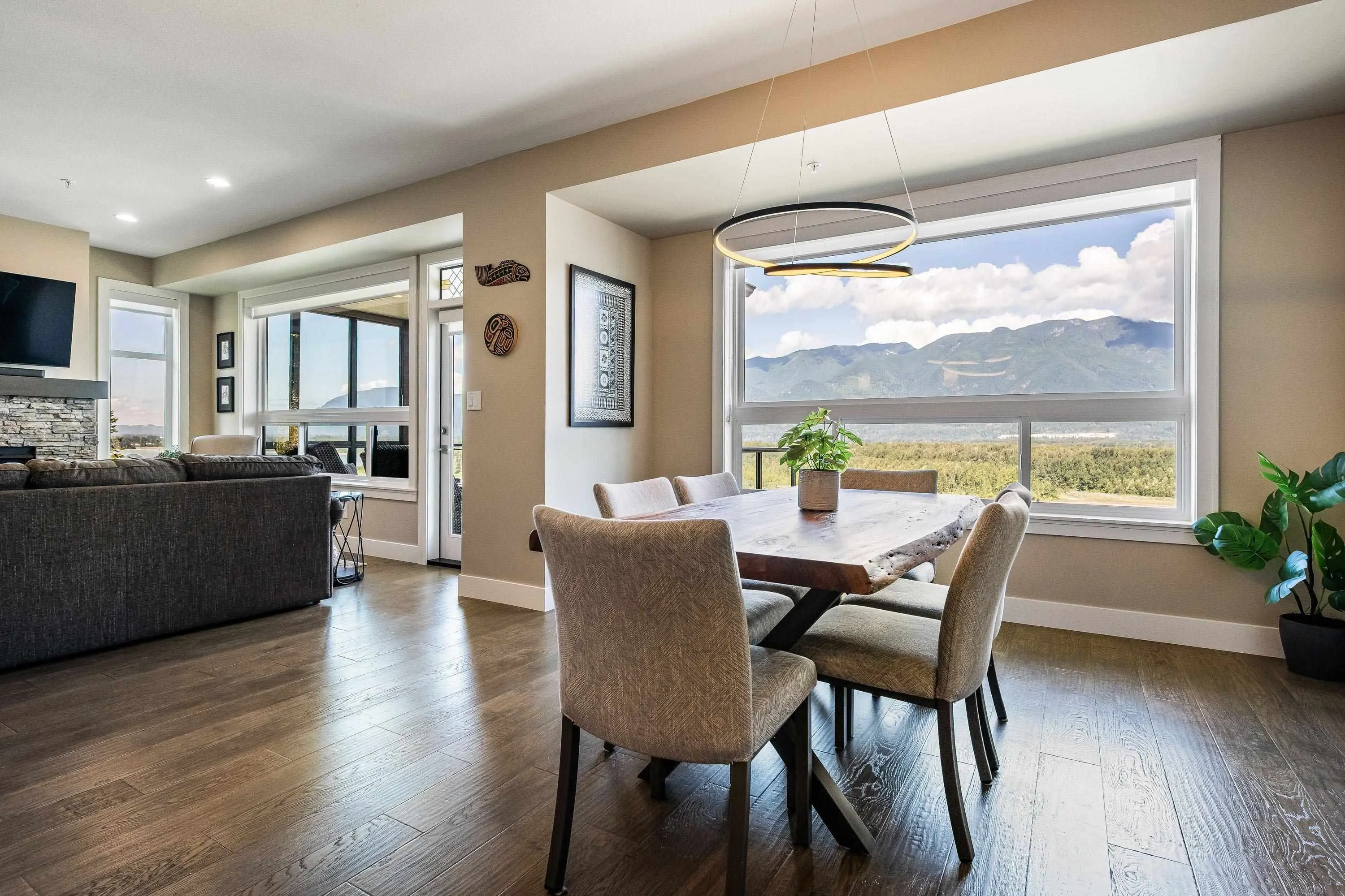 45 43685 Chilliwack Mountain Road