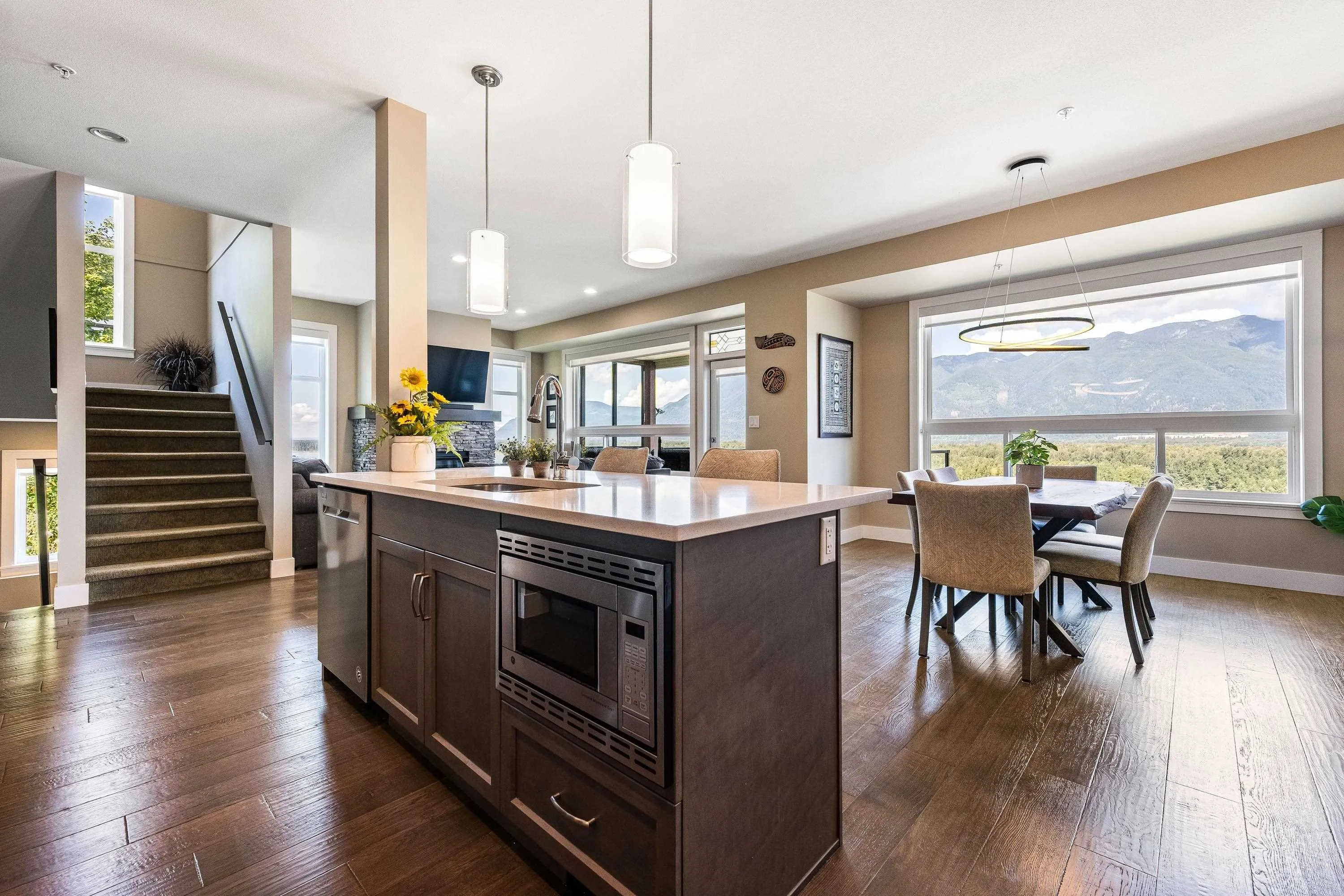 45 43685 Chilliwack Mountain Road