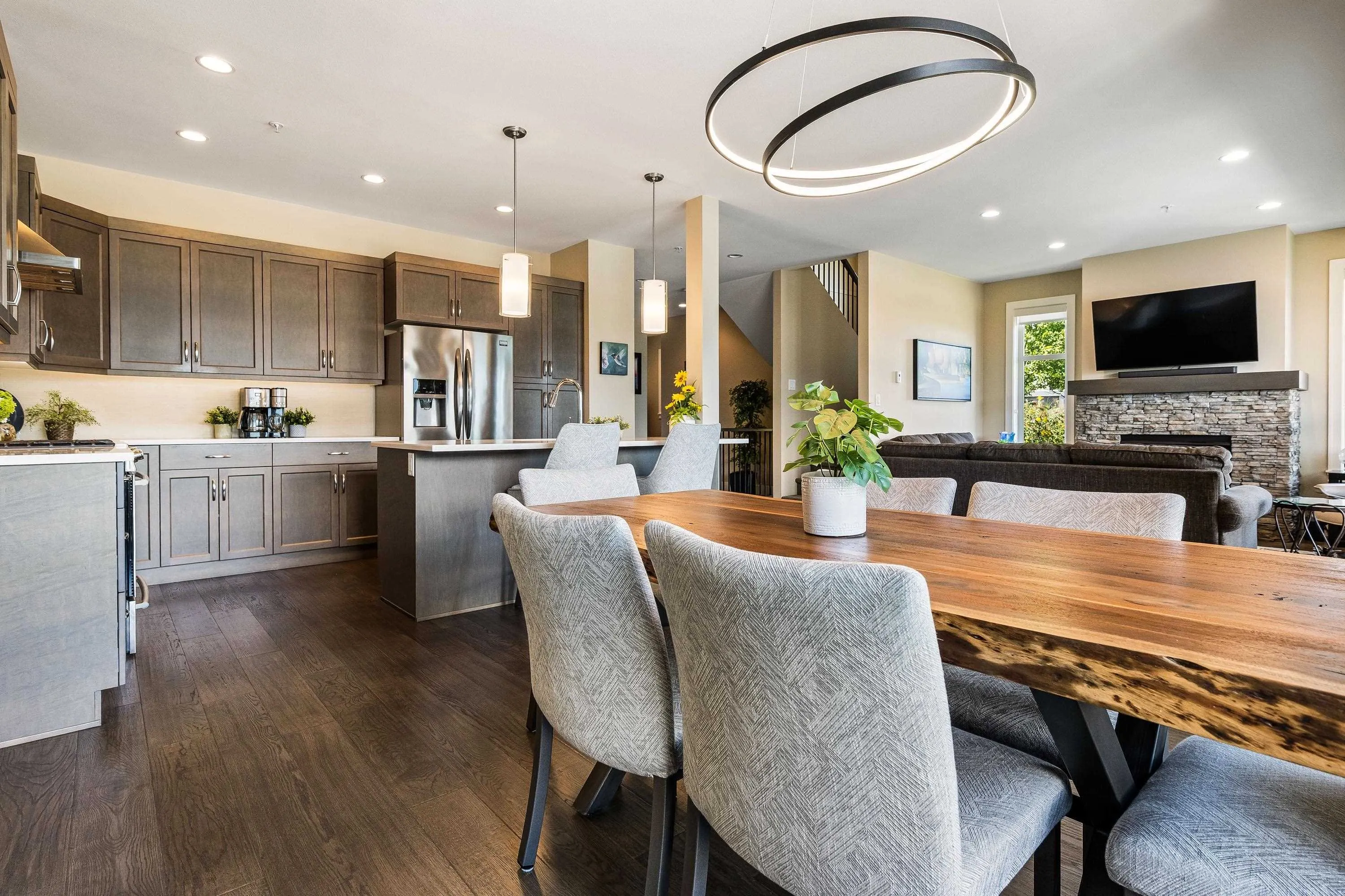 45 43685 Chilliwack Mountain Road