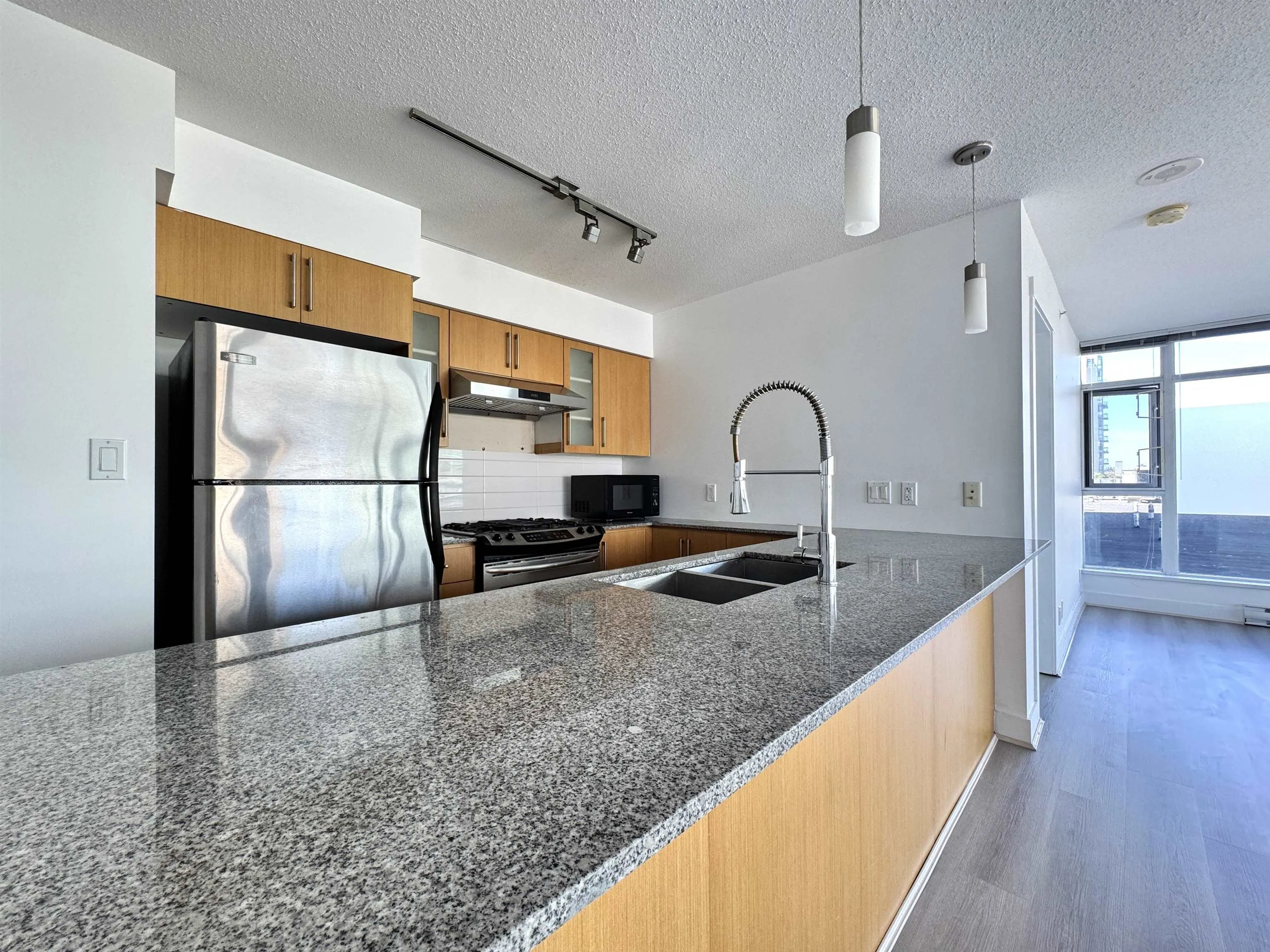 711 8068 Westminster Highway