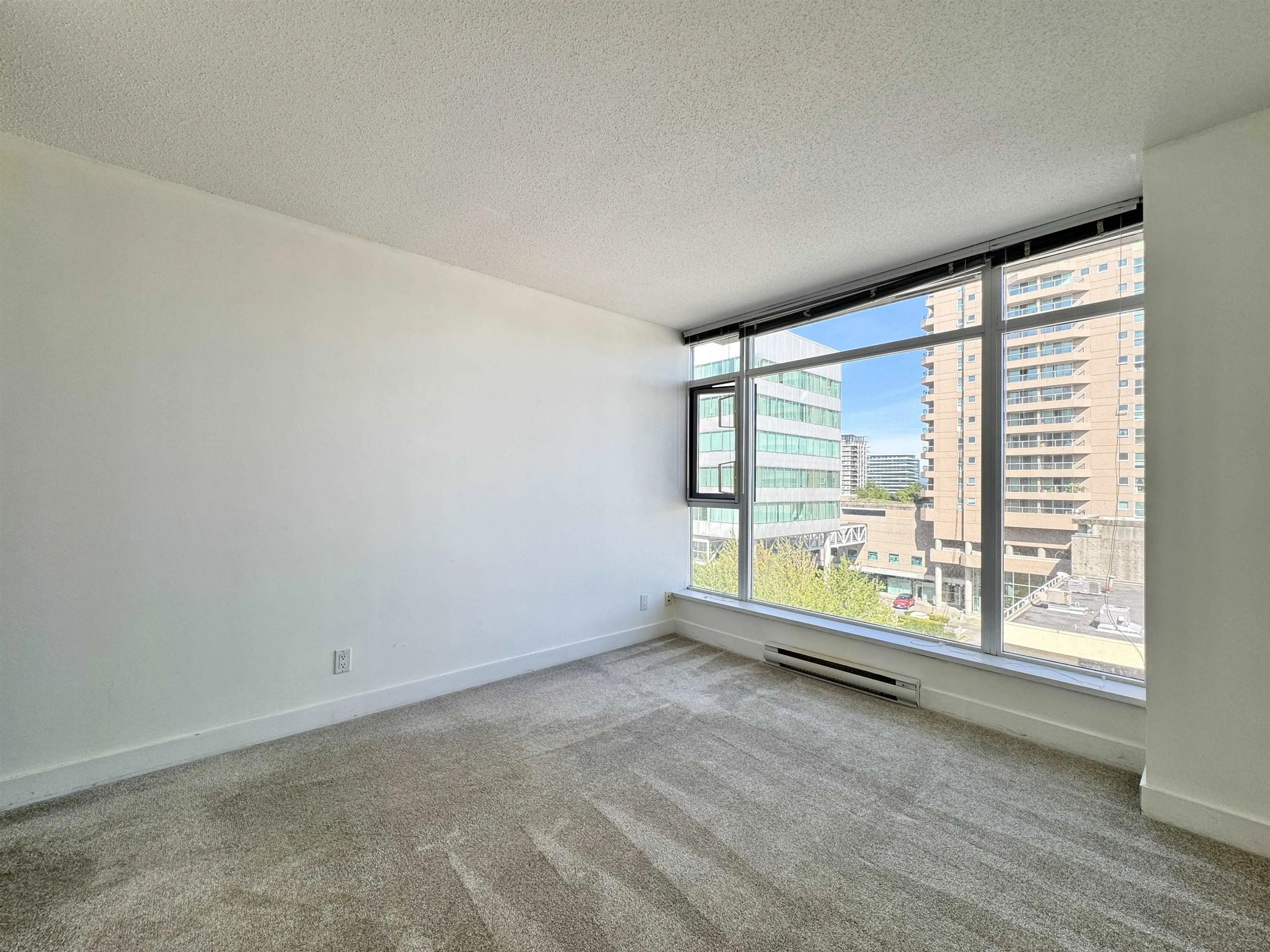 711 8068 Westminster Highway