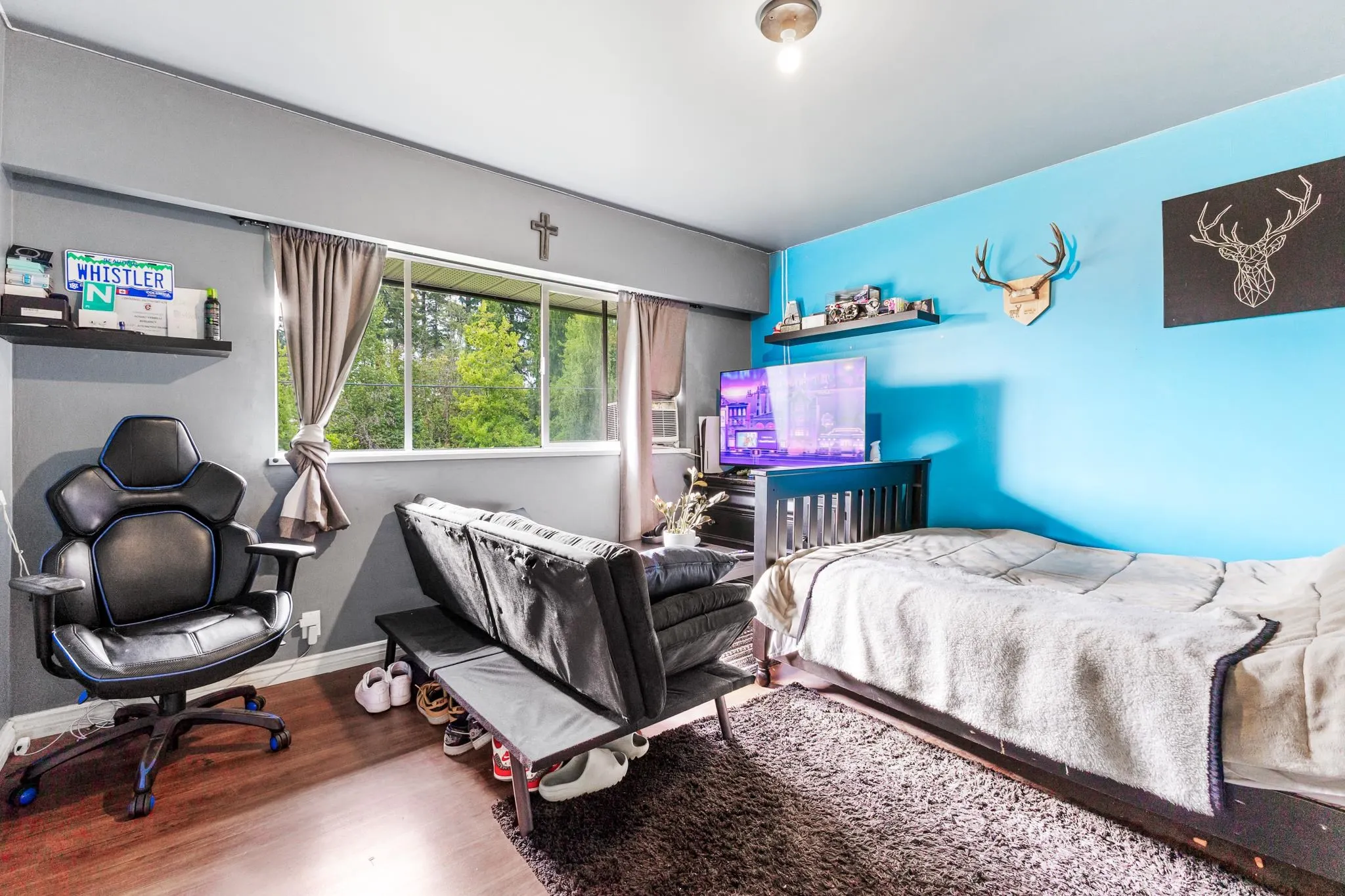 605 Laurentian Crescent