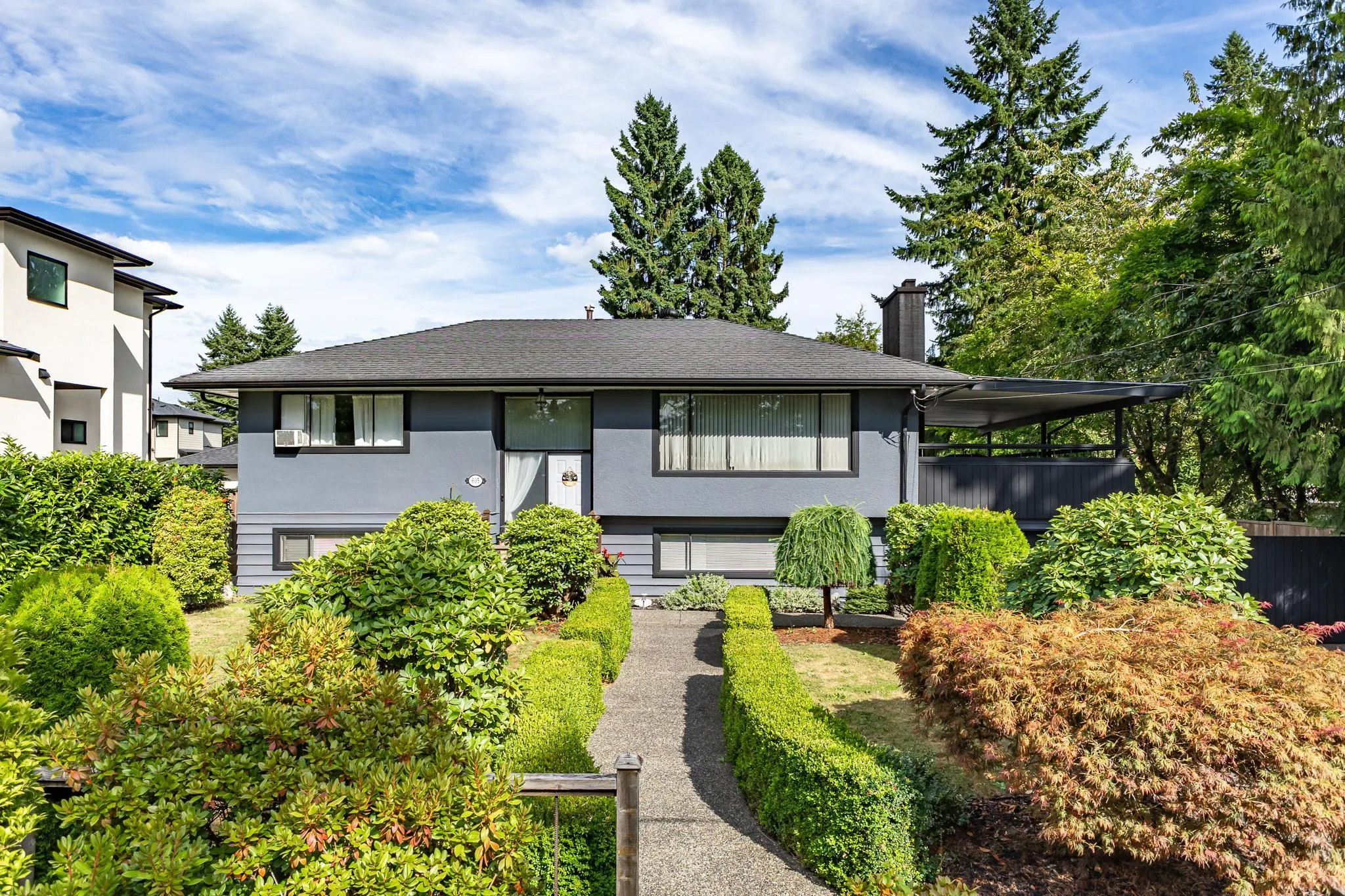 605 Laurentian Crescent