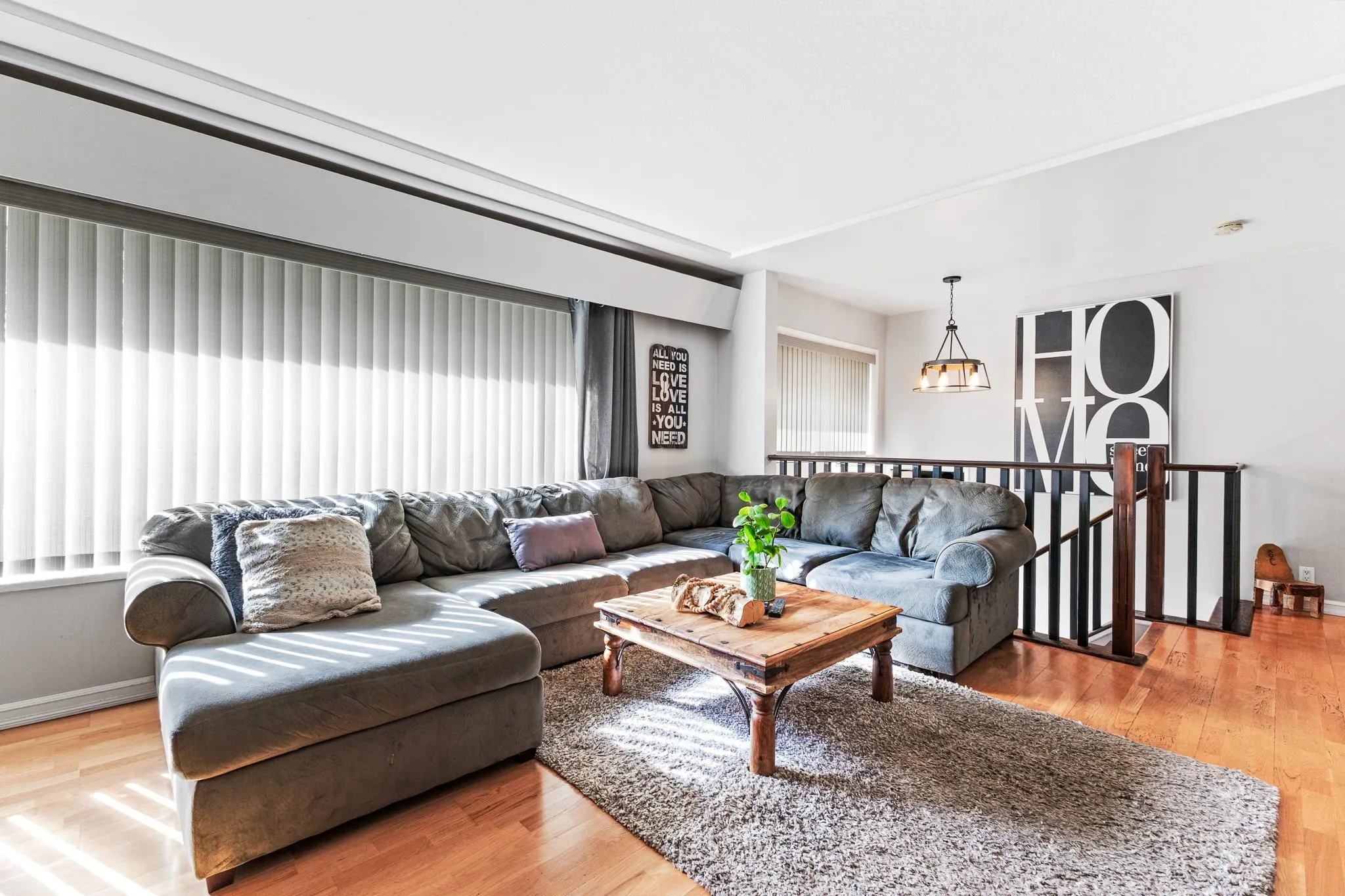 605 Laurentian Crescent