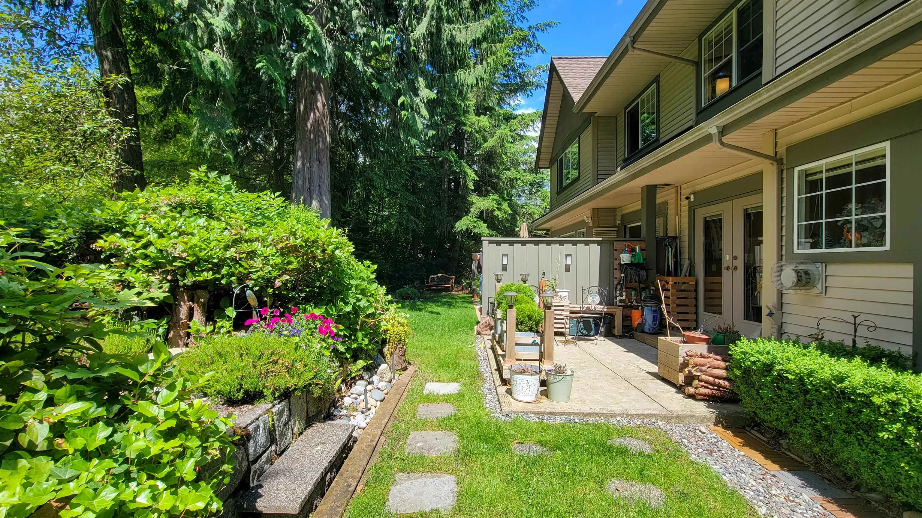 2 3300 Plateau Boulevard