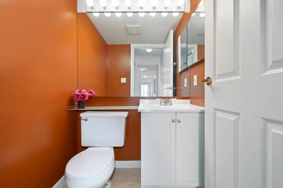 1708 7077 Beresford Street