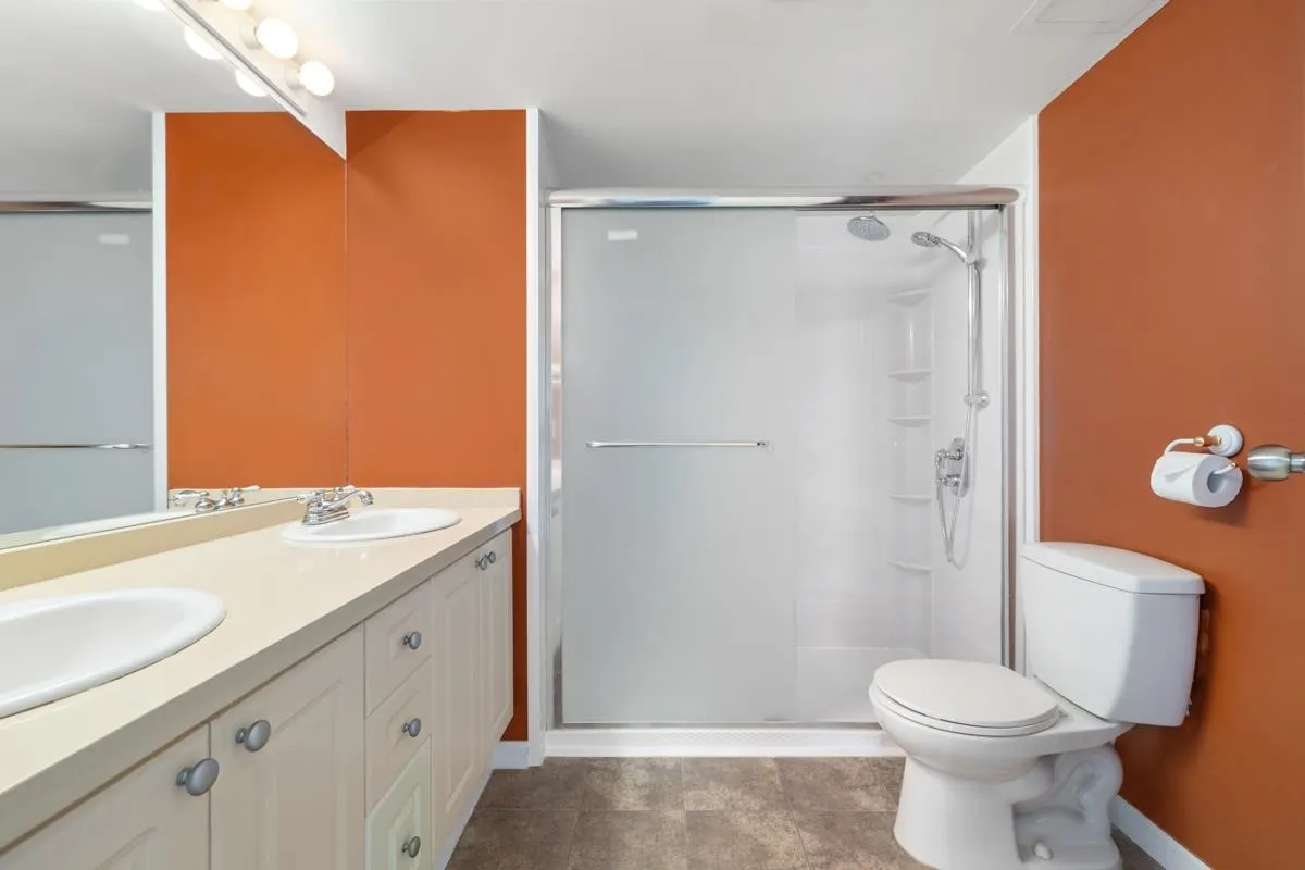 1708 7077 Beresford Street