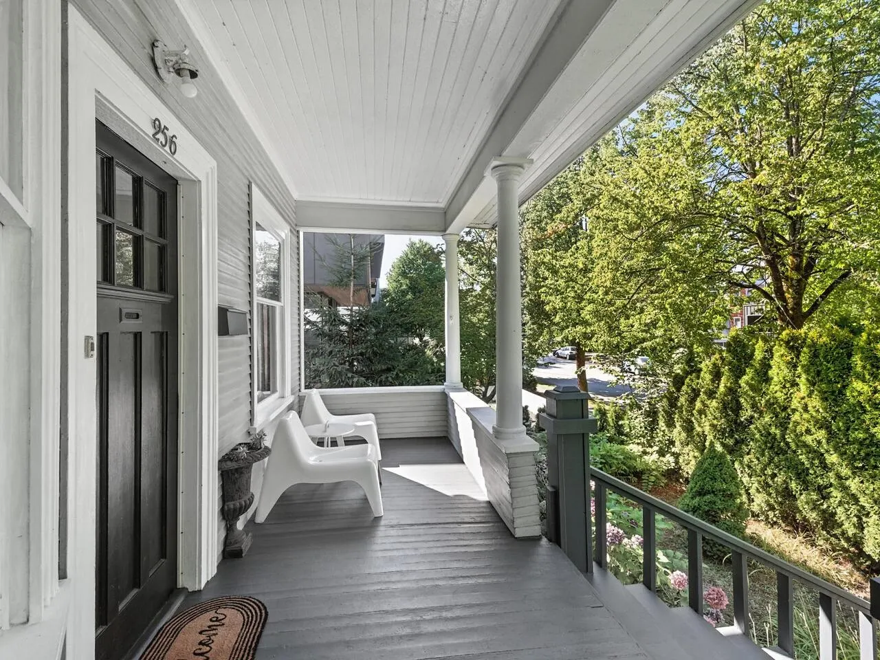 256 E 16th Avenue