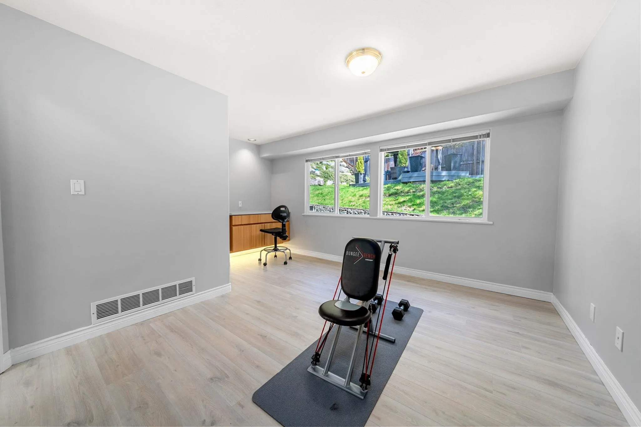 192 Montroyal Boulevard