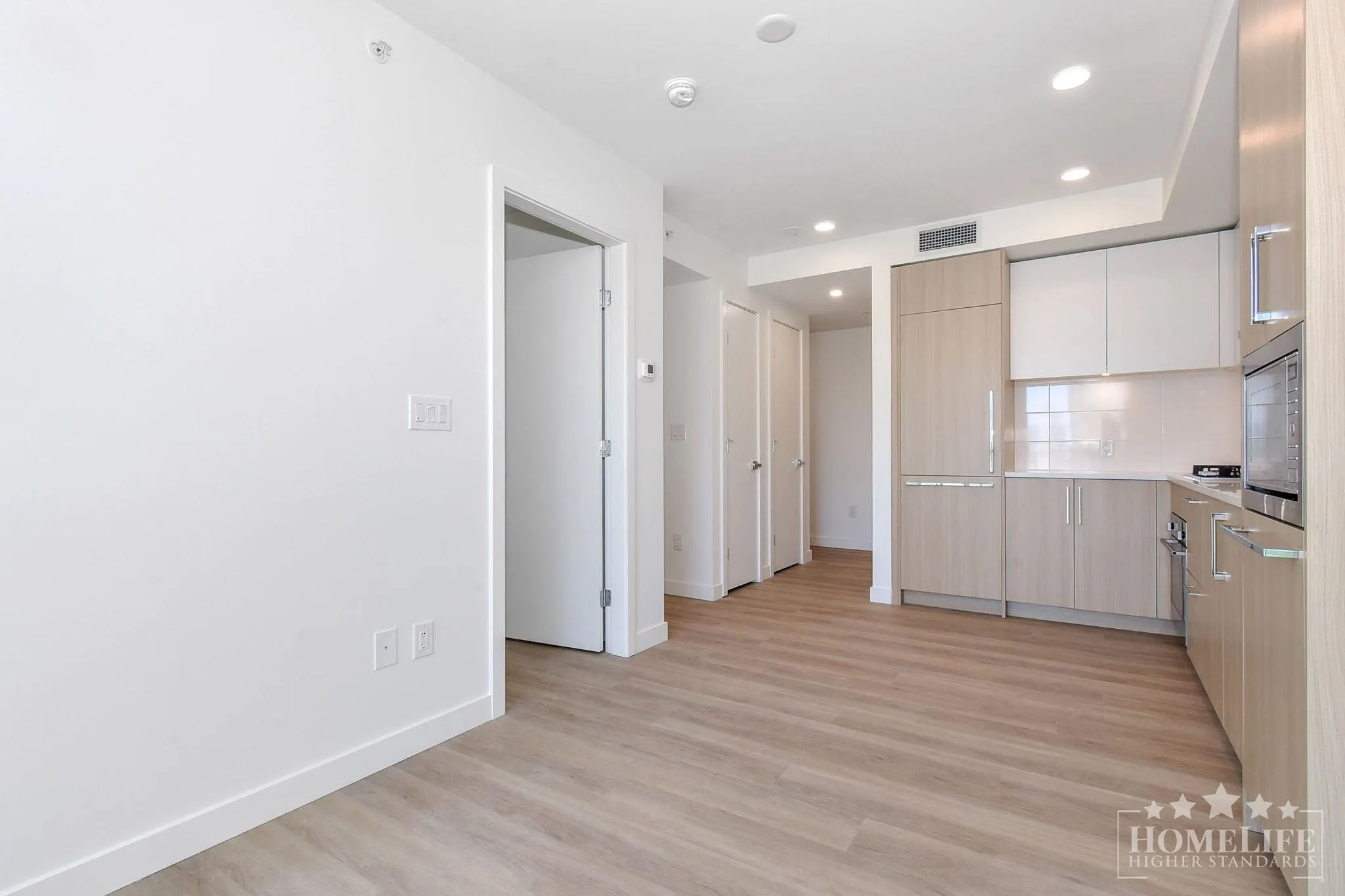 1605 9675 King George Boulevard