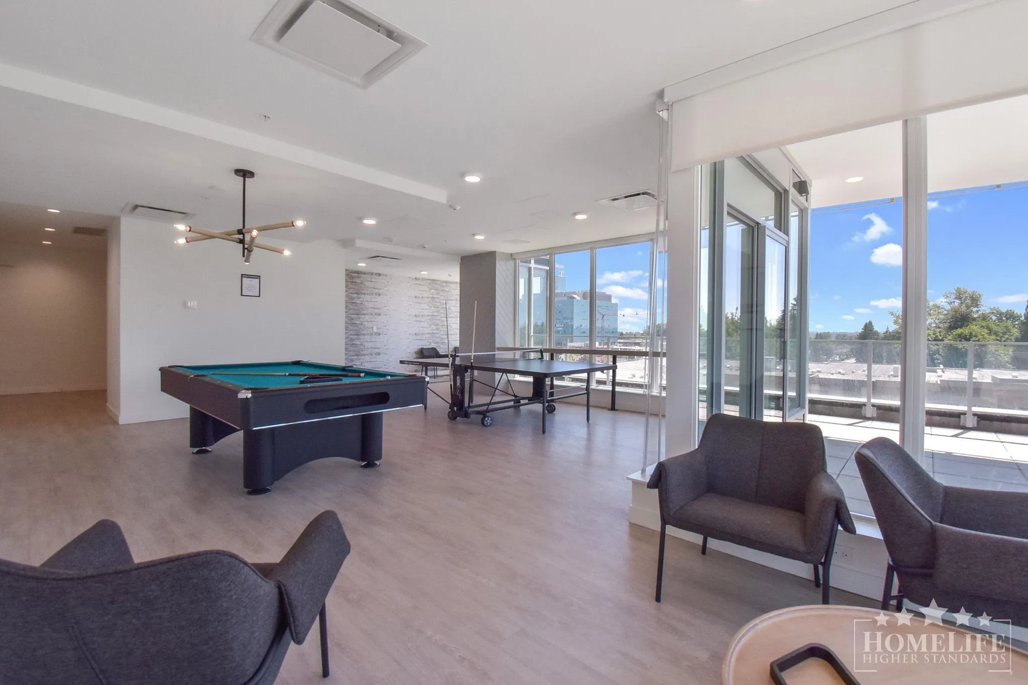 1605 9675 King George Boulevard