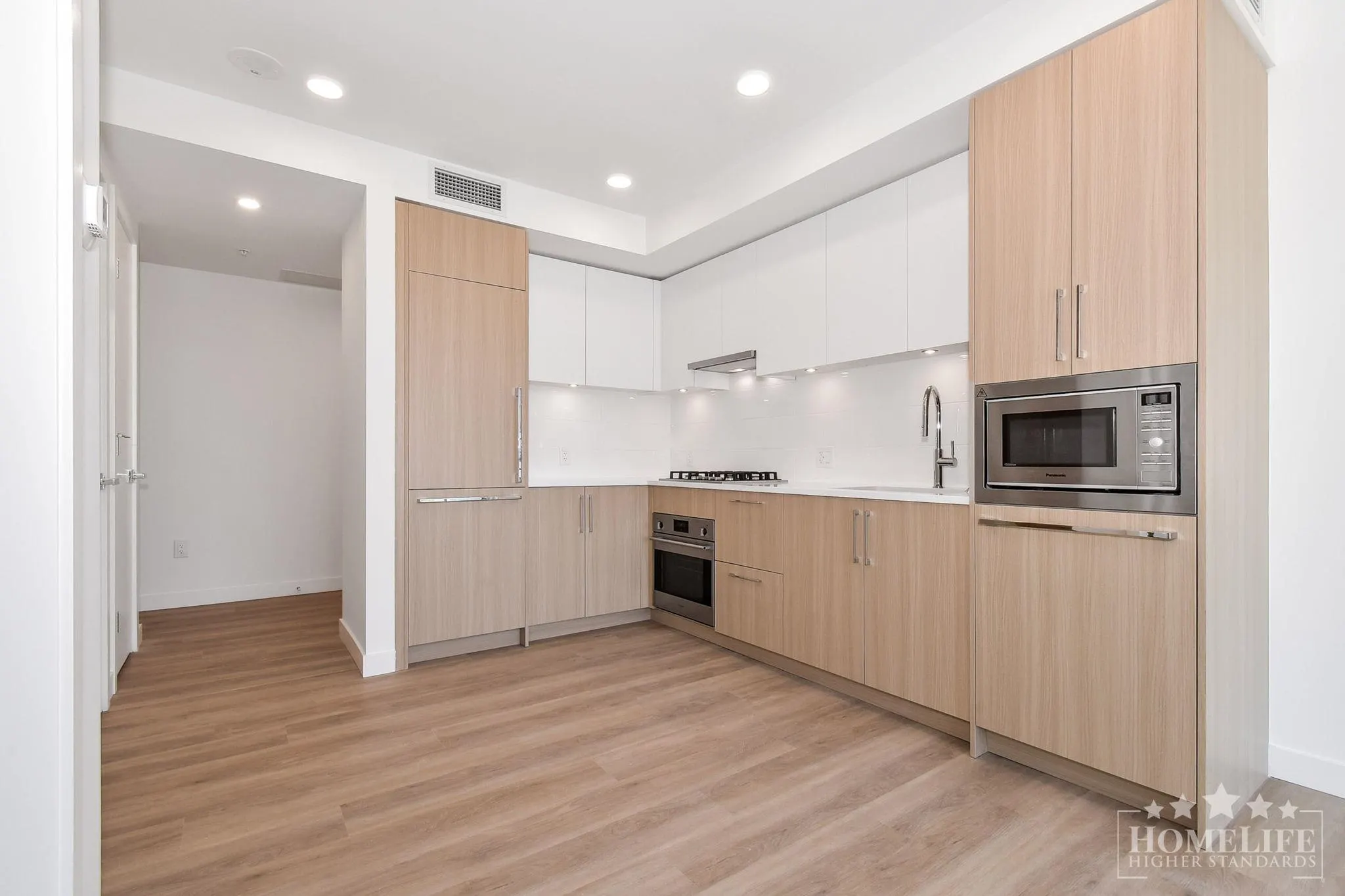 1605 9675 King George Boulevard