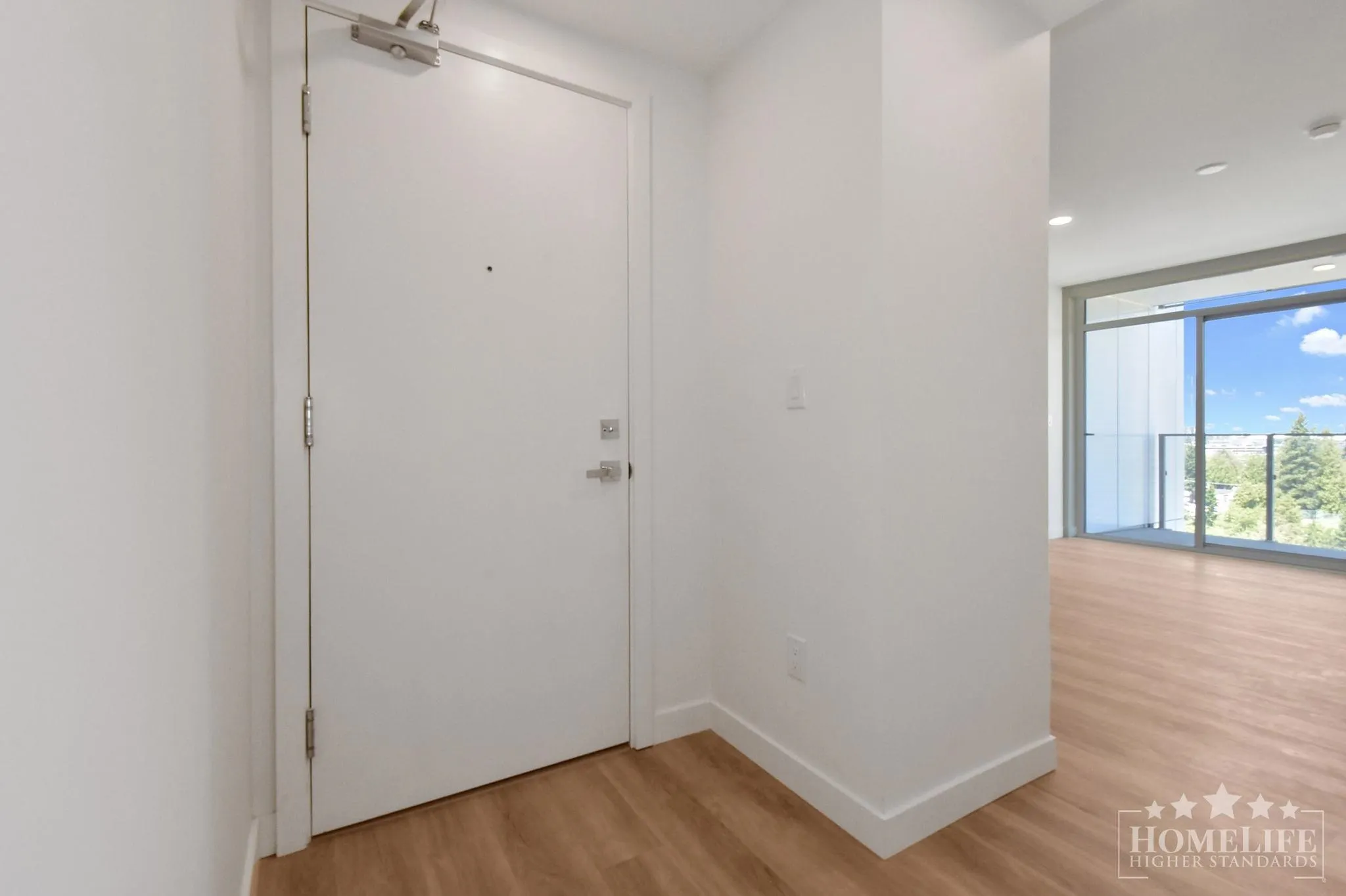 1605 9675 King George Boulevard