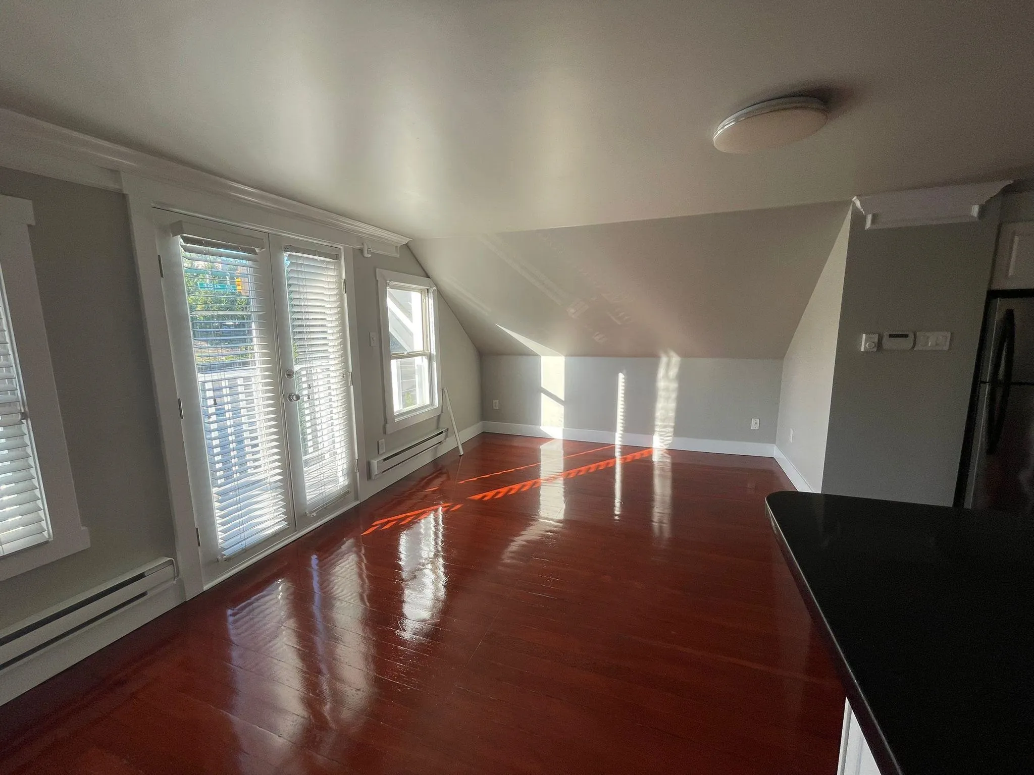 7505 Kingsway