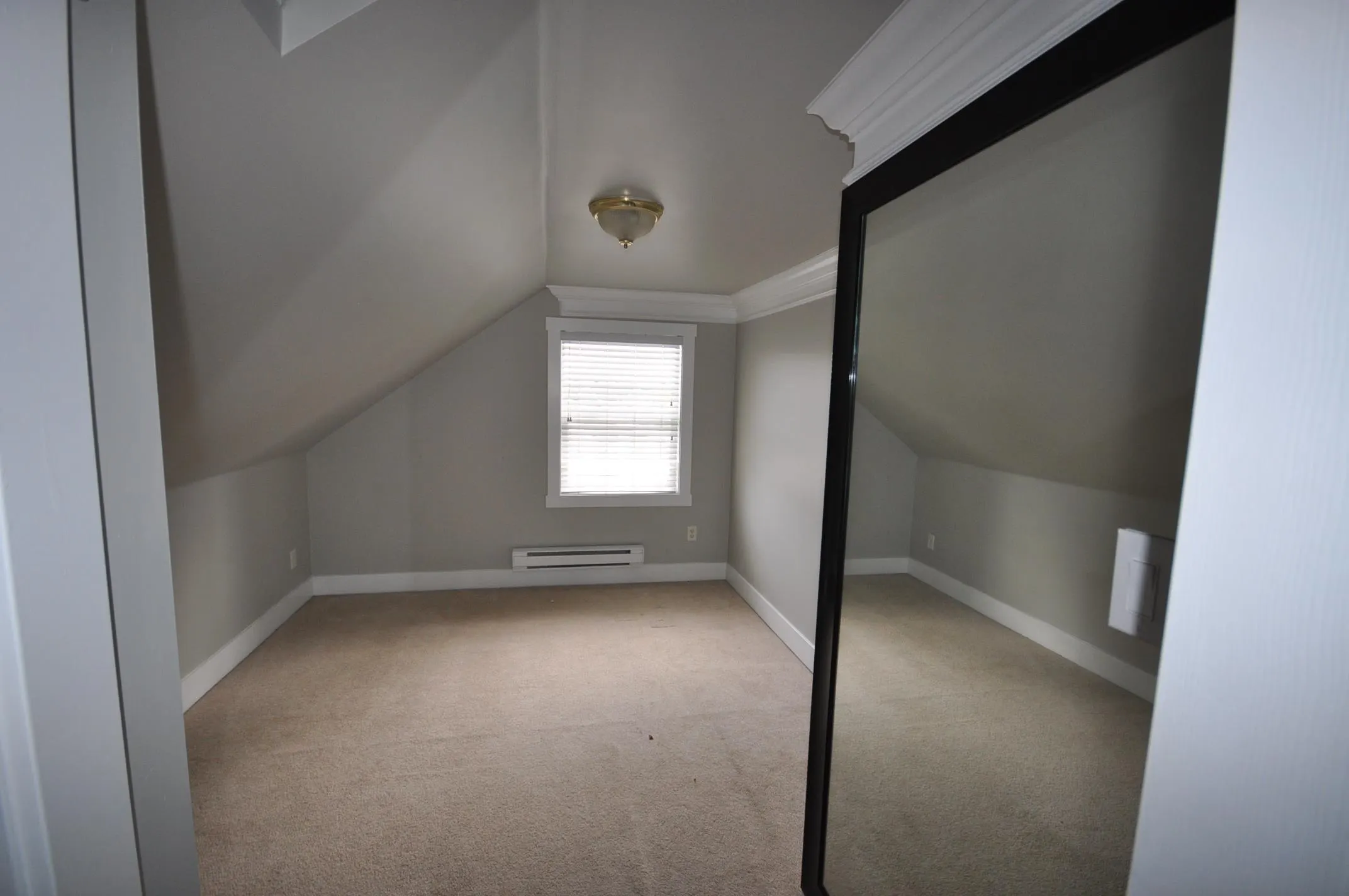 7505 Kingsway