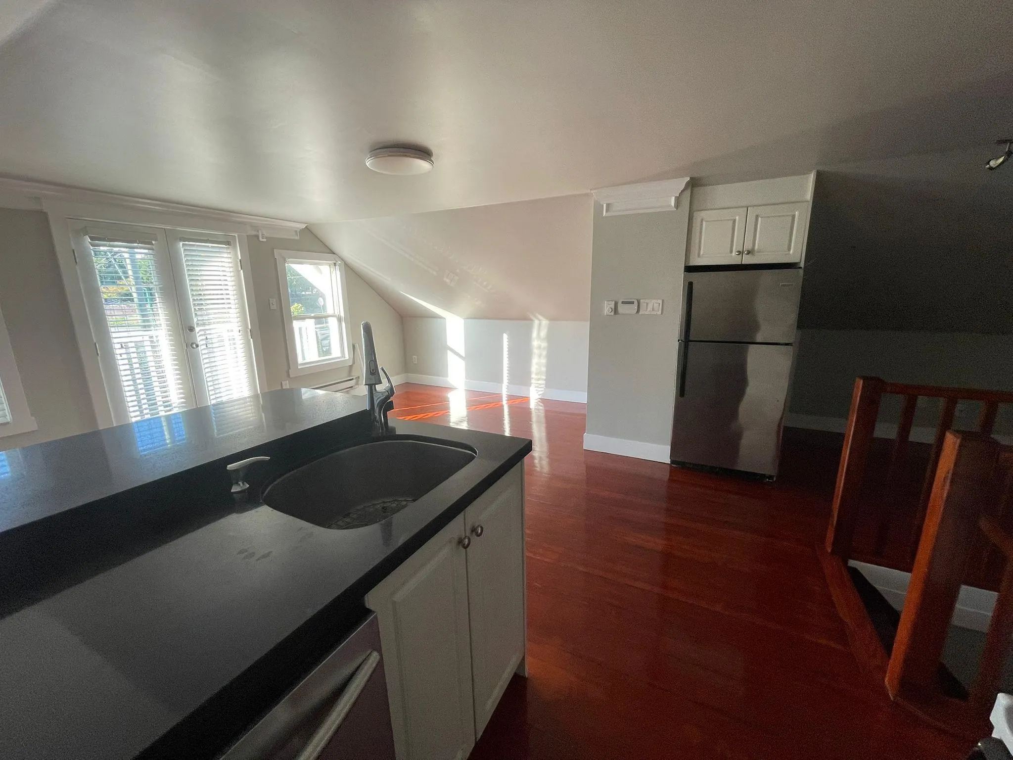 7505 Kingsway