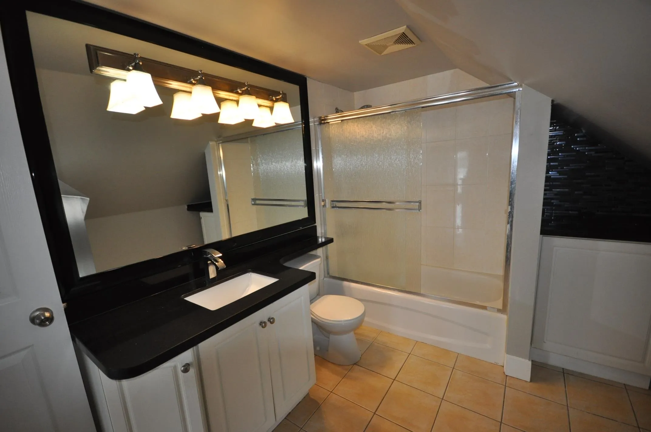7505 Kingsway