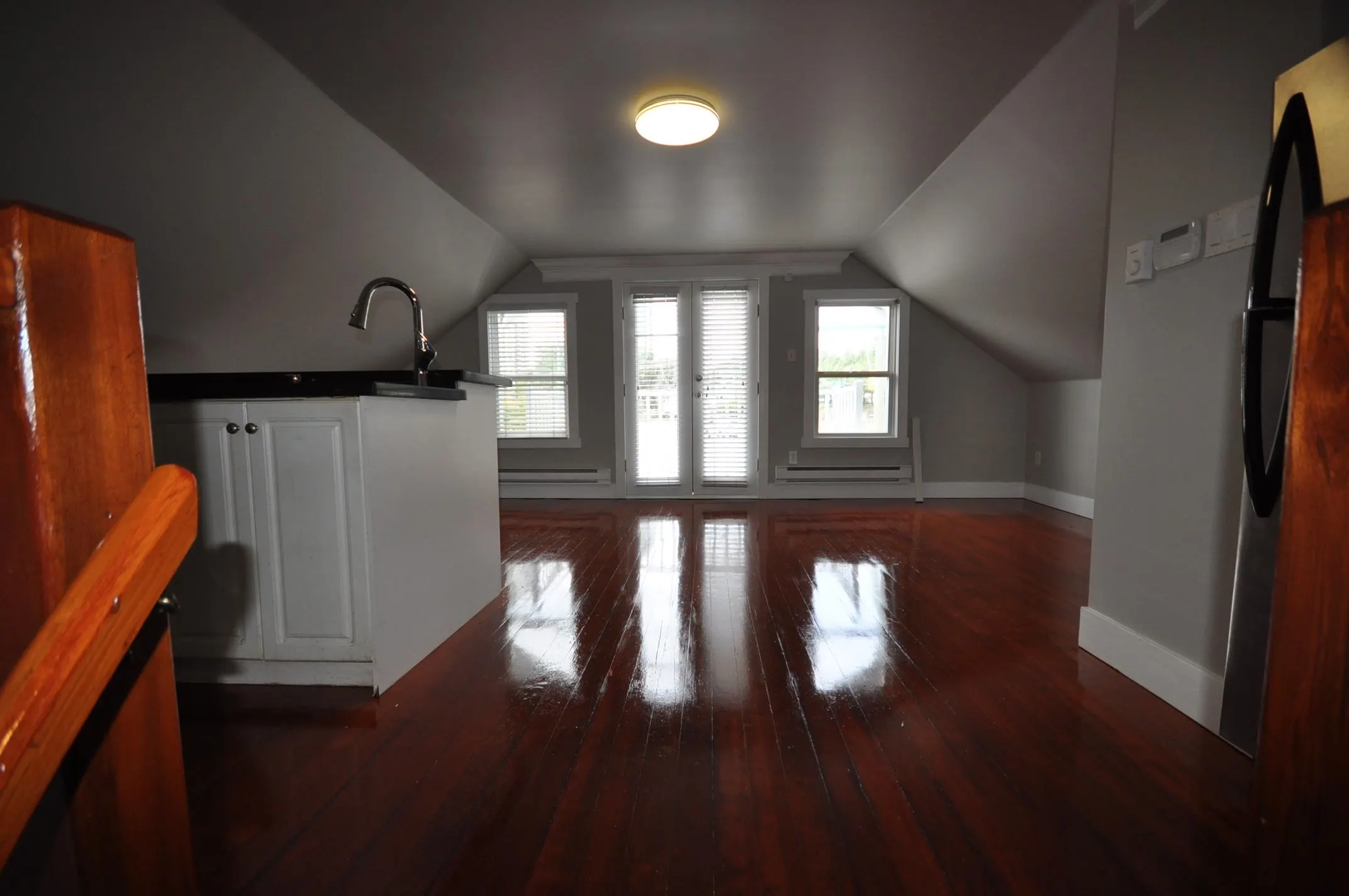 7505 Kingsway