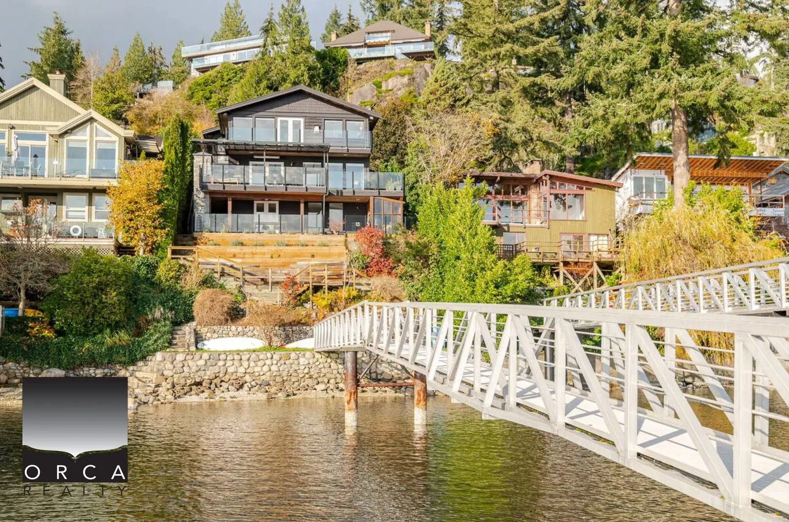 TOP LEVELS 4725 Strathcona